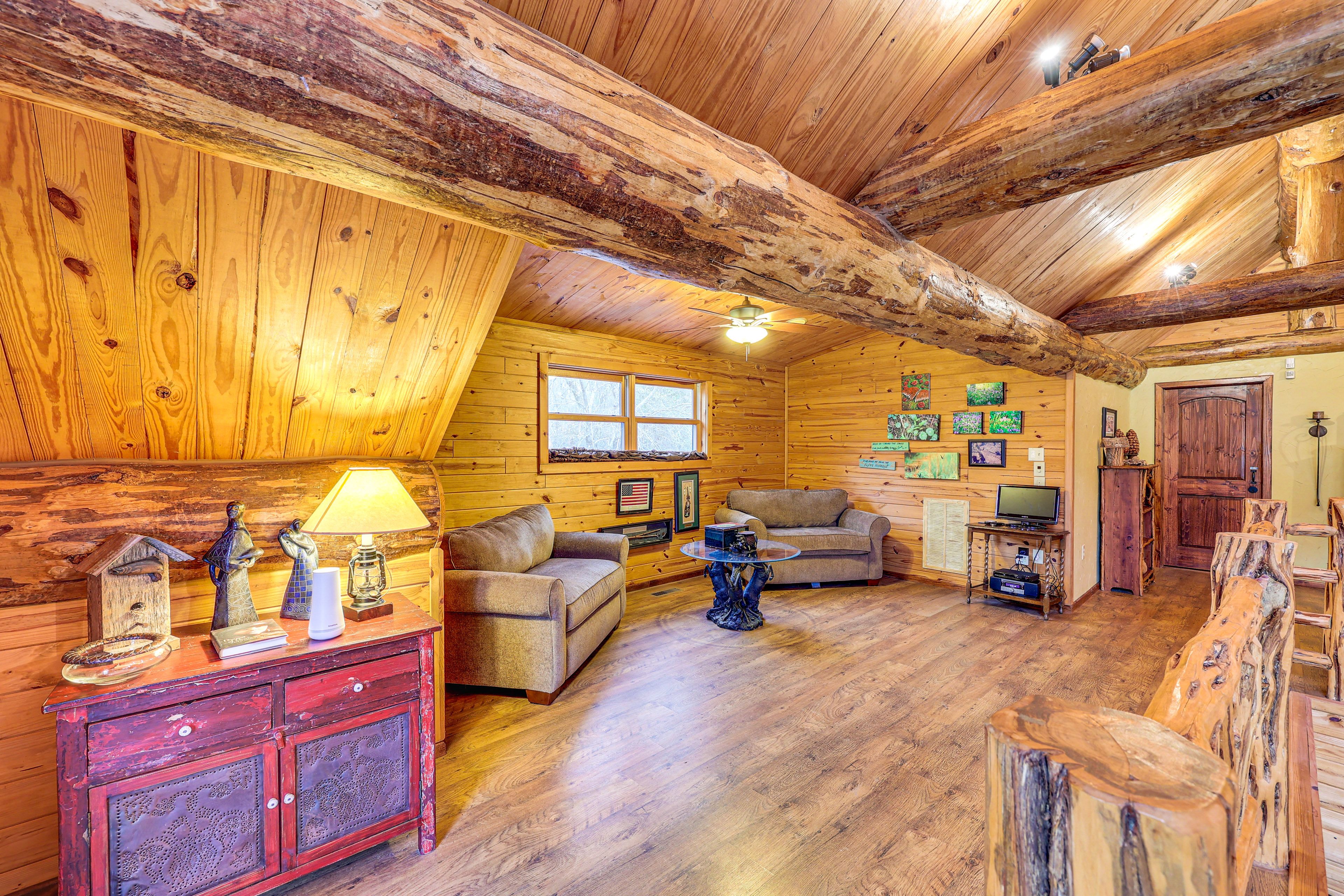 Loft | 2 Twin Sleeper Chairs | Flat-Screen TV | 2nd Floor
