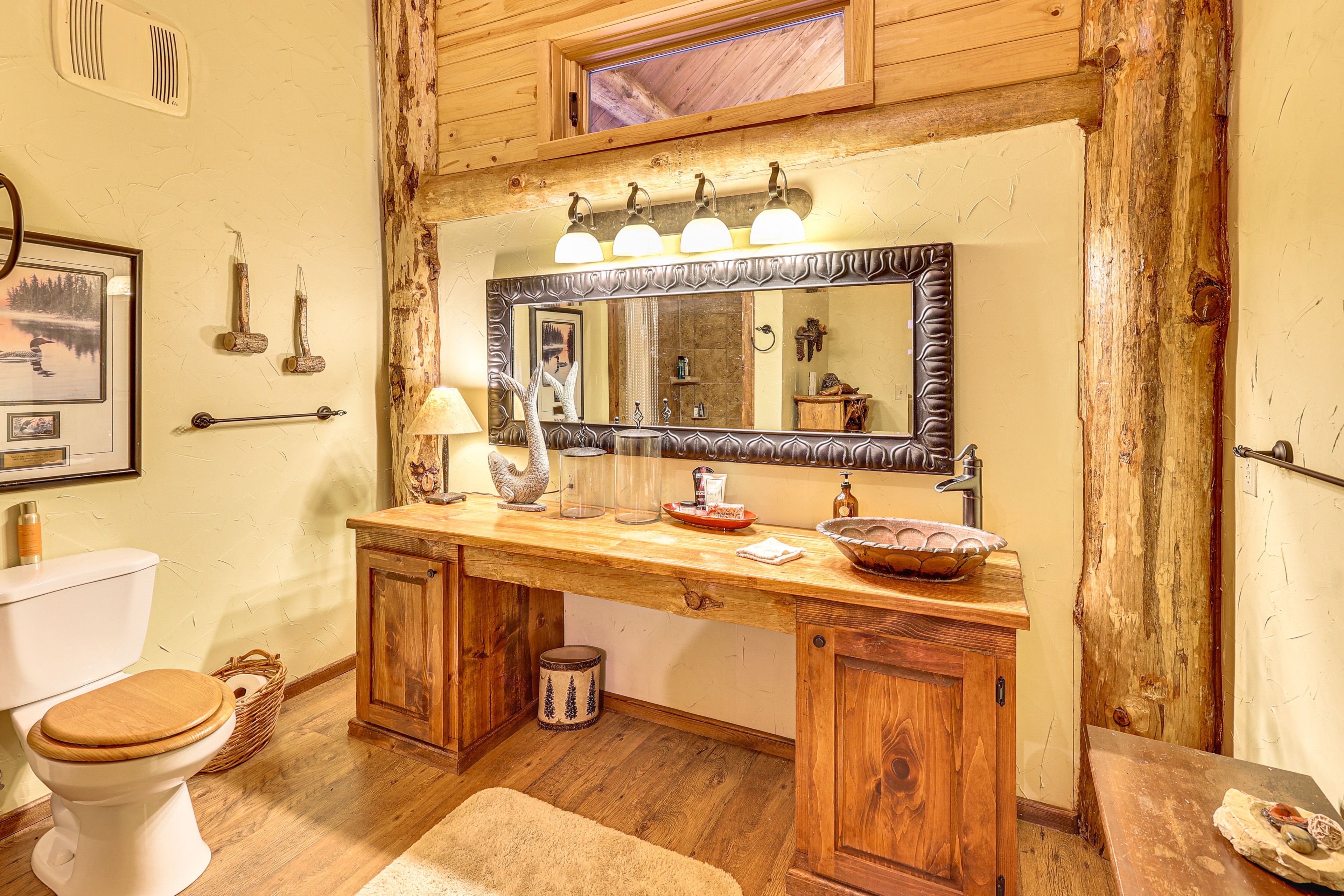 Full Bathroom | 2nd Floor