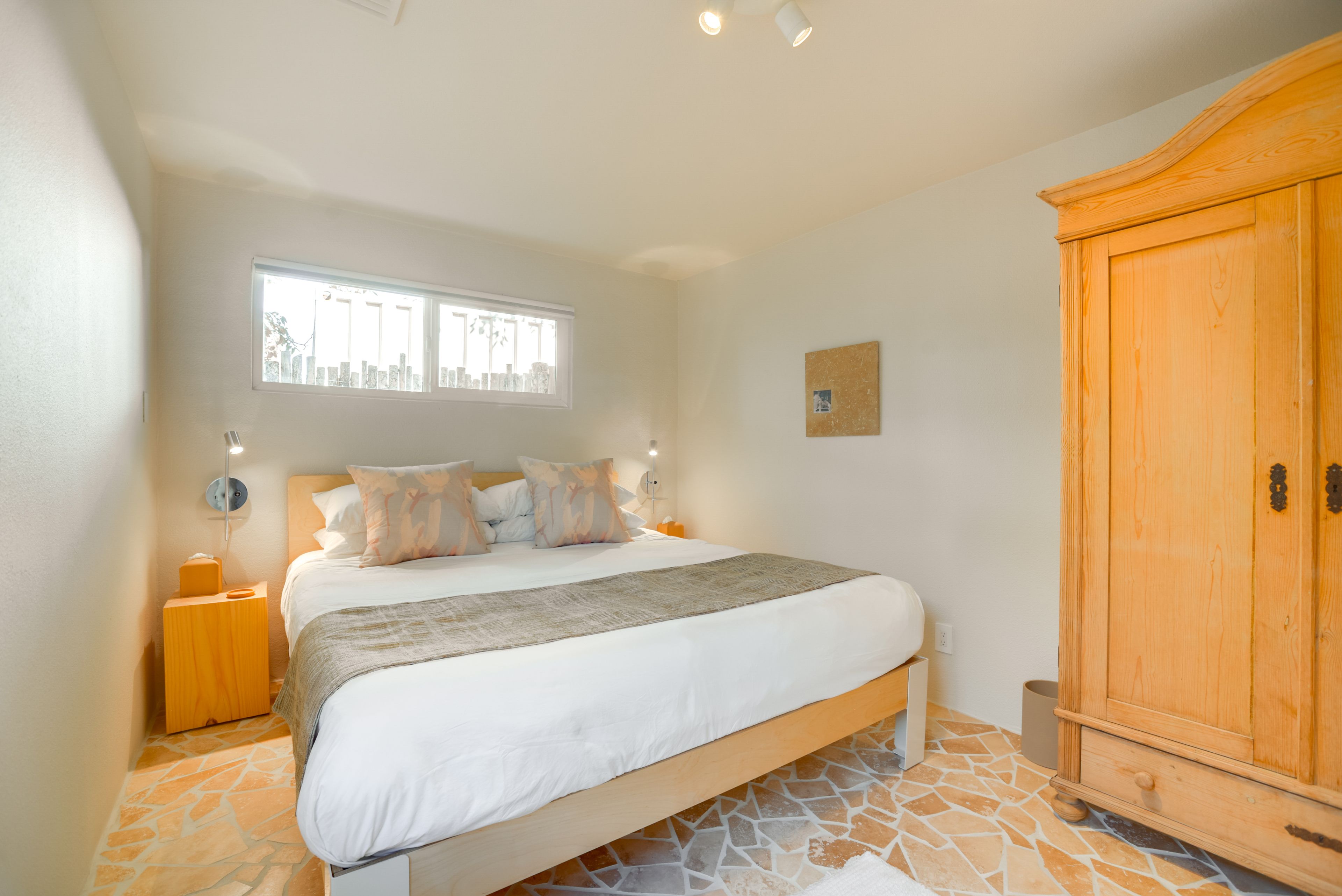 Bedroom | California King Bed