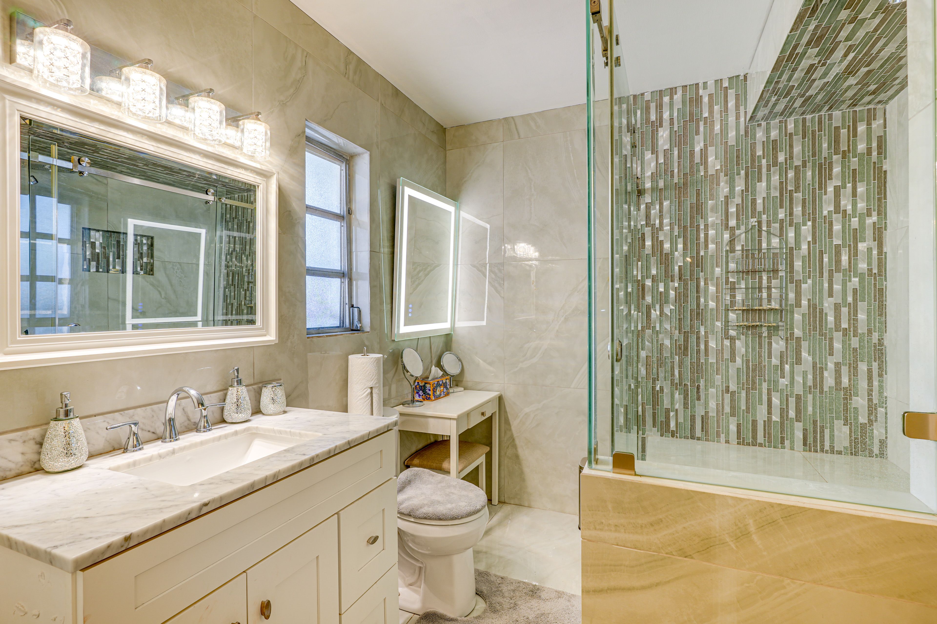 Full Bath | Towels | Hair Dryer