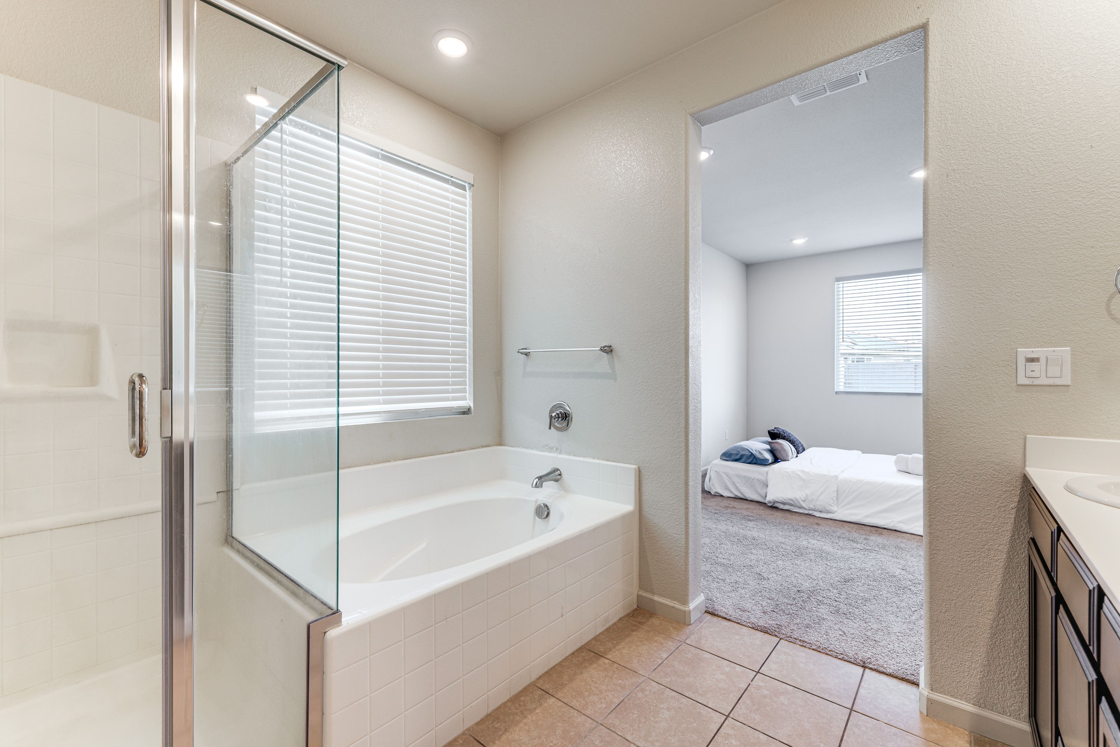 En-Suite Bathroom | Towels Provided | Complimentary Toiletries