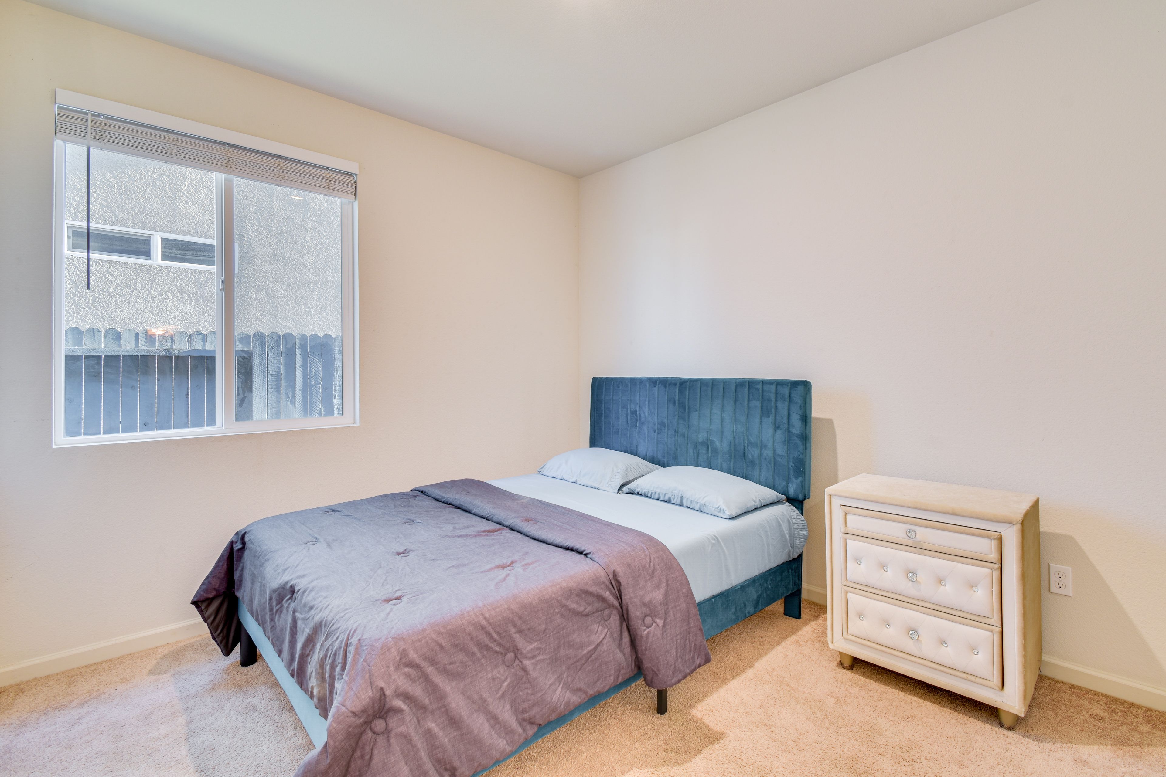 Bedroom 3 | Queen Bed
