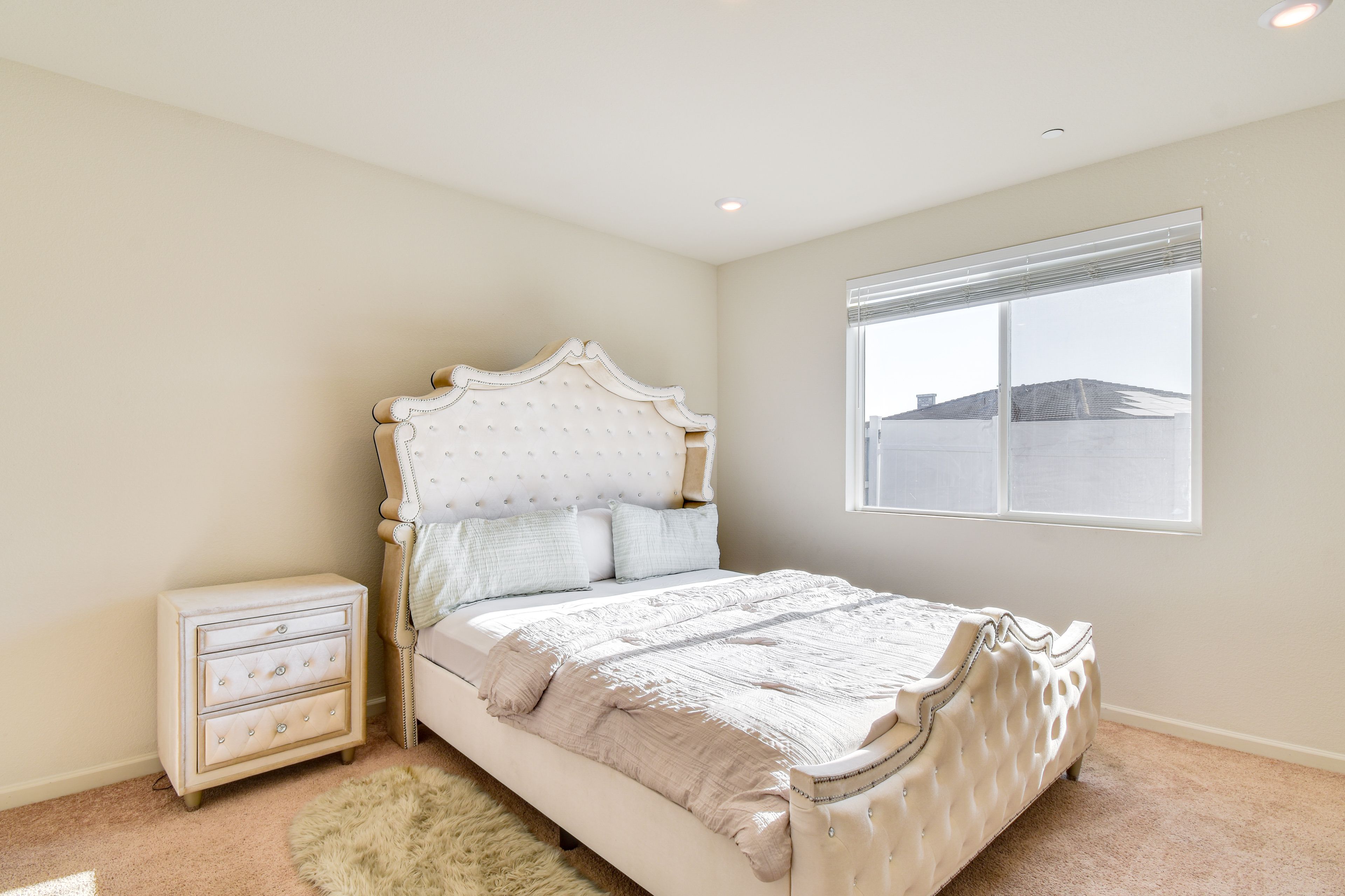 Bedroom 1 | King Bed
