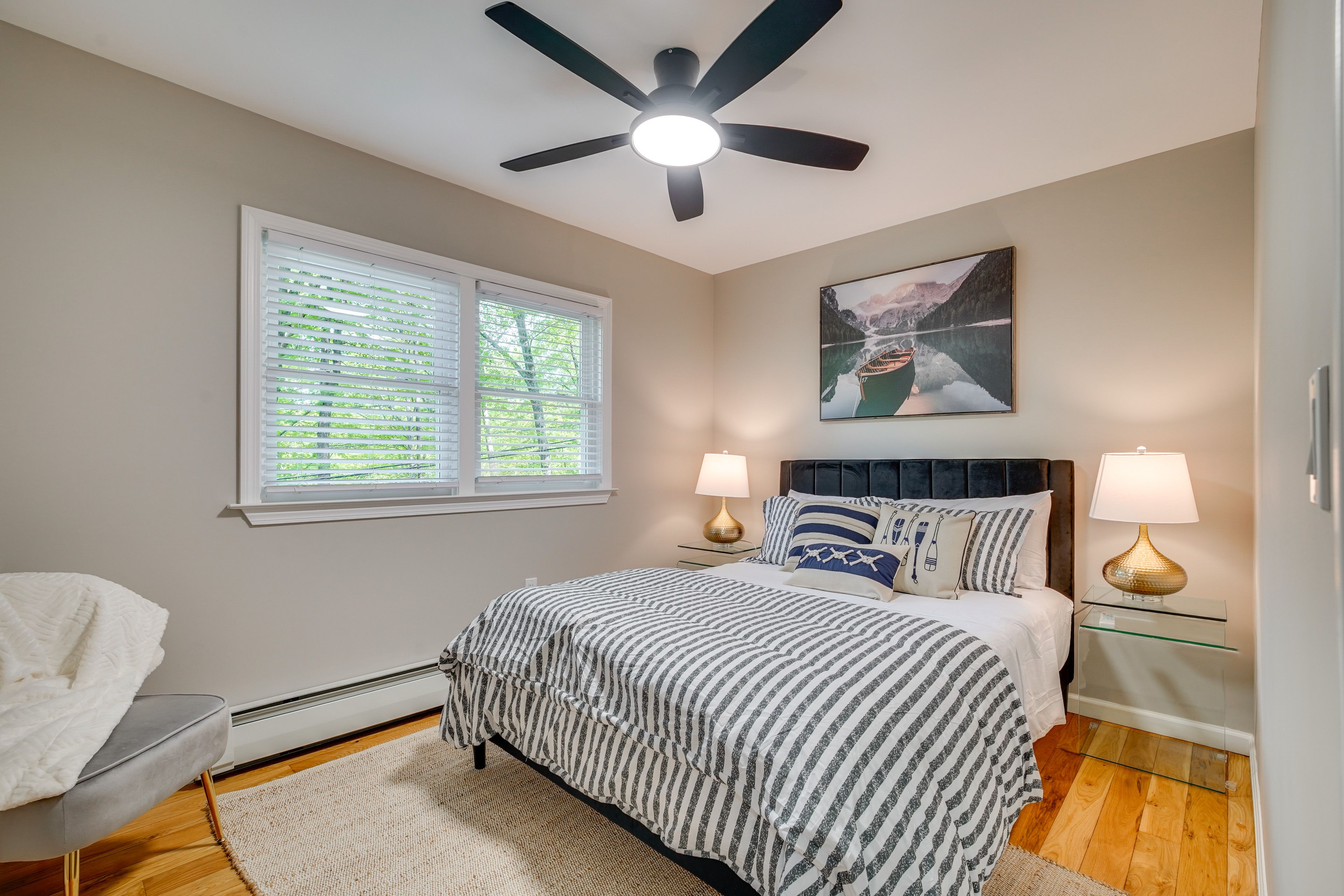 Bedroom 1 | Queen Bed