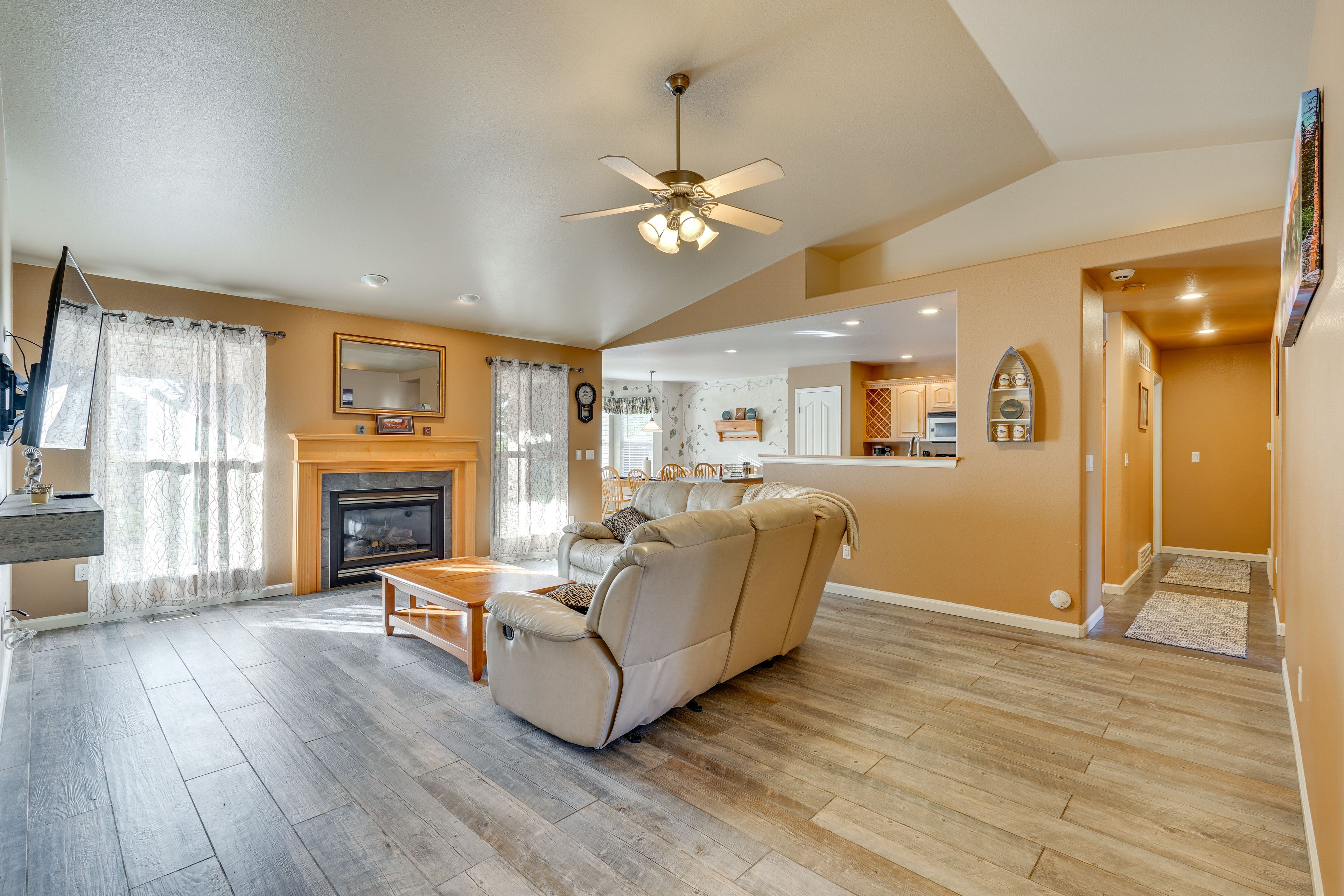 Living Room | Central A/C & Heating