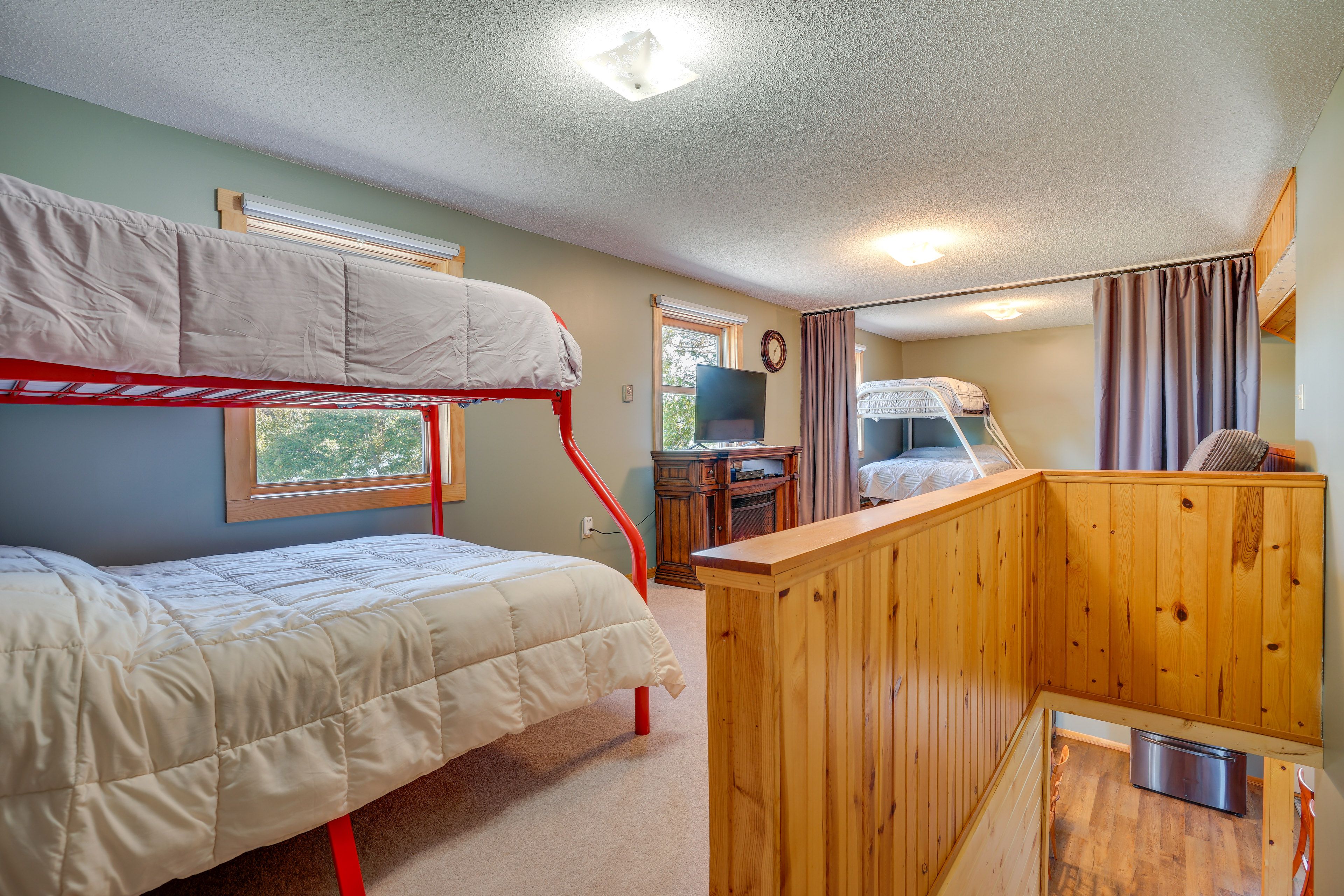 Loft | 2 Twin/Full Bunk Beds | Full Futon | Smart TV | 2nd Floor