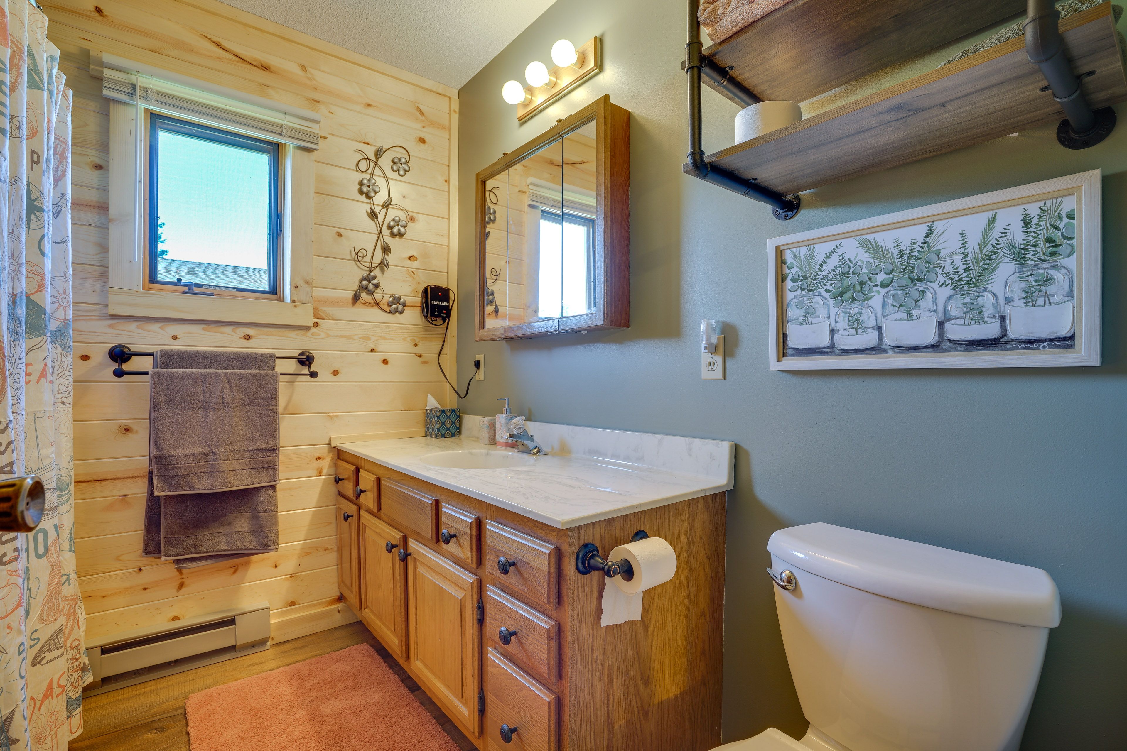 Bathroom | Towels Provided | 1st Floor