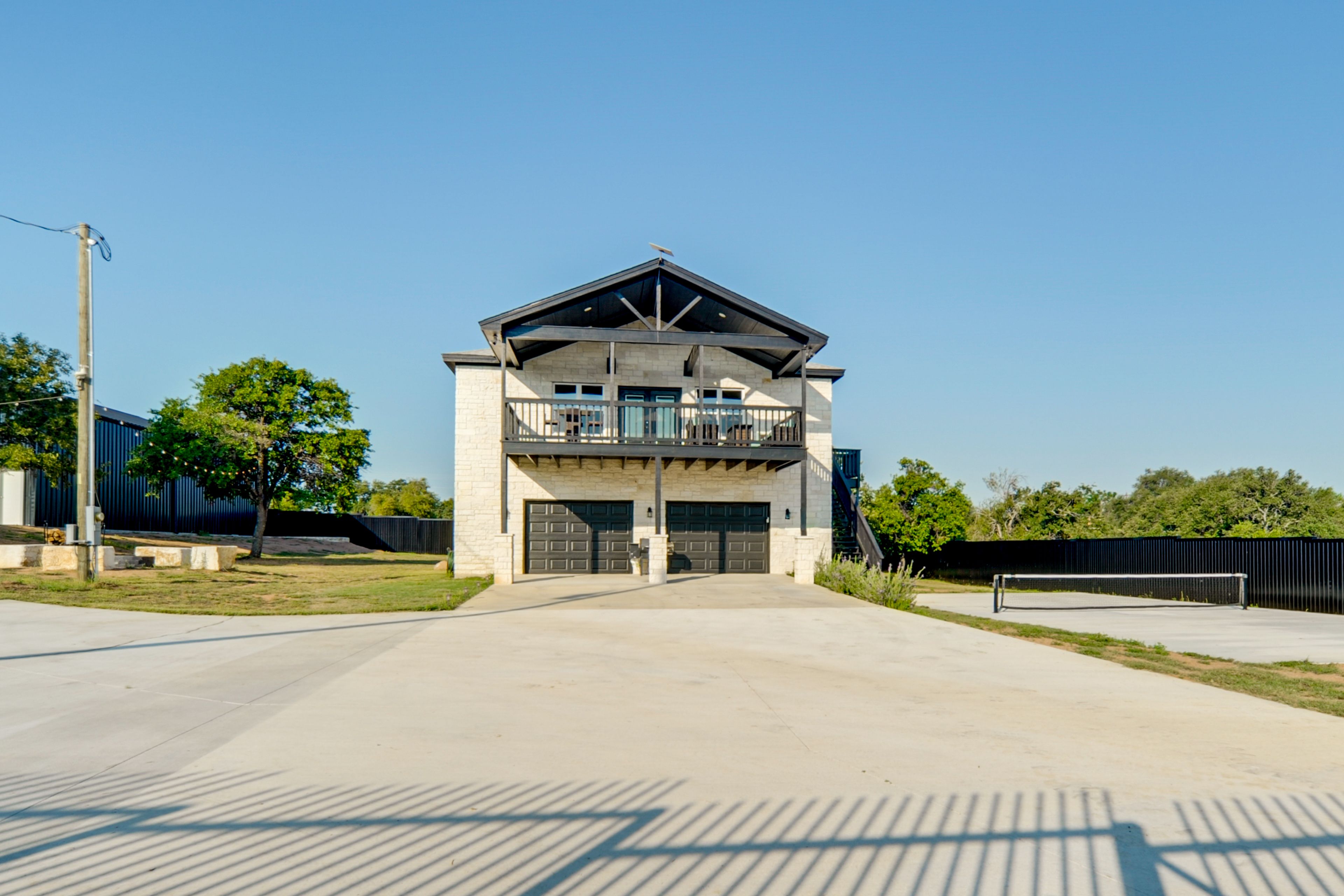 Parking | Driveway (2 Vehicles) | Covered Spaces (2 Vehicles)