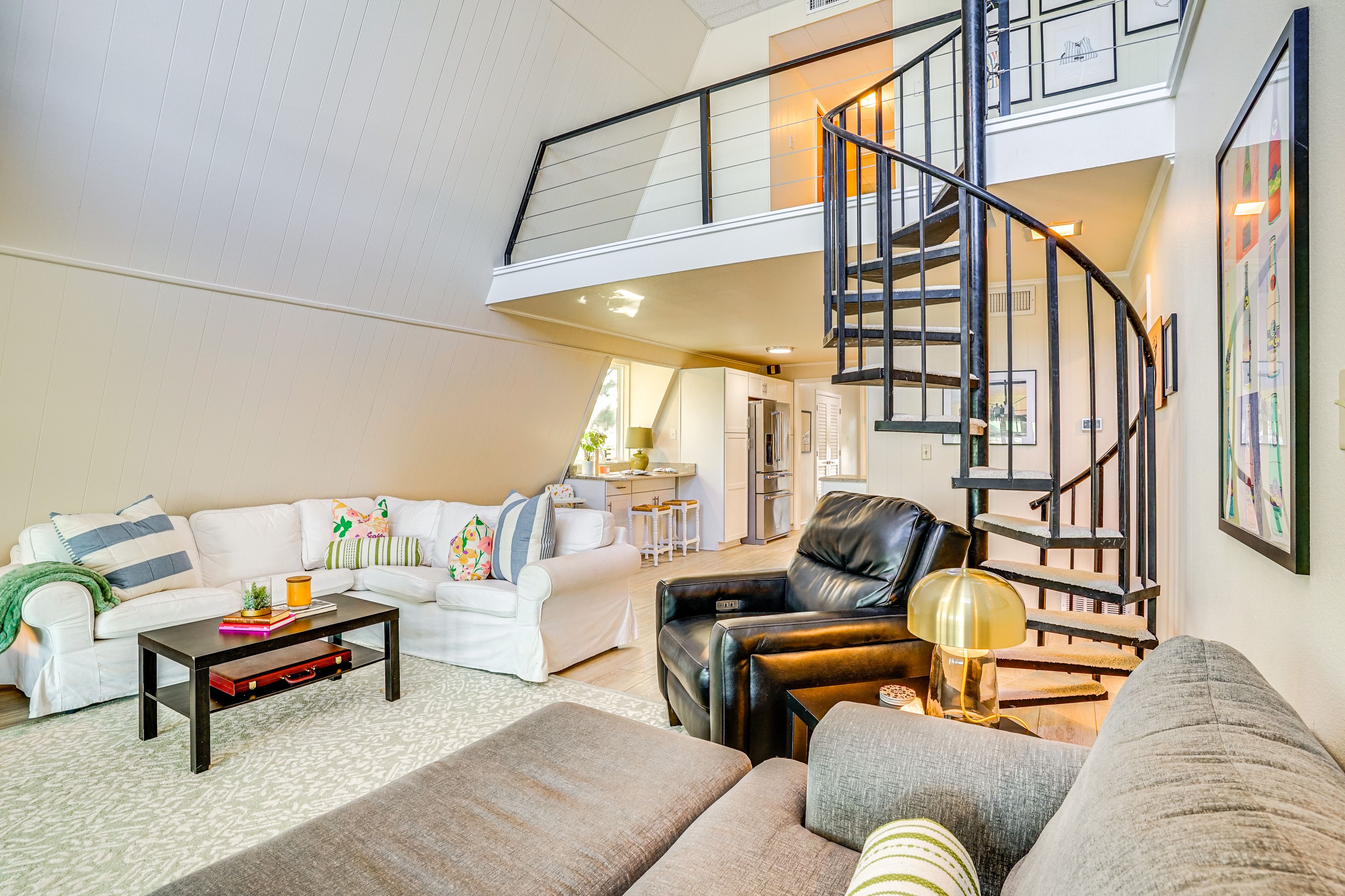 Living Room | 1st Floor | Smart TV