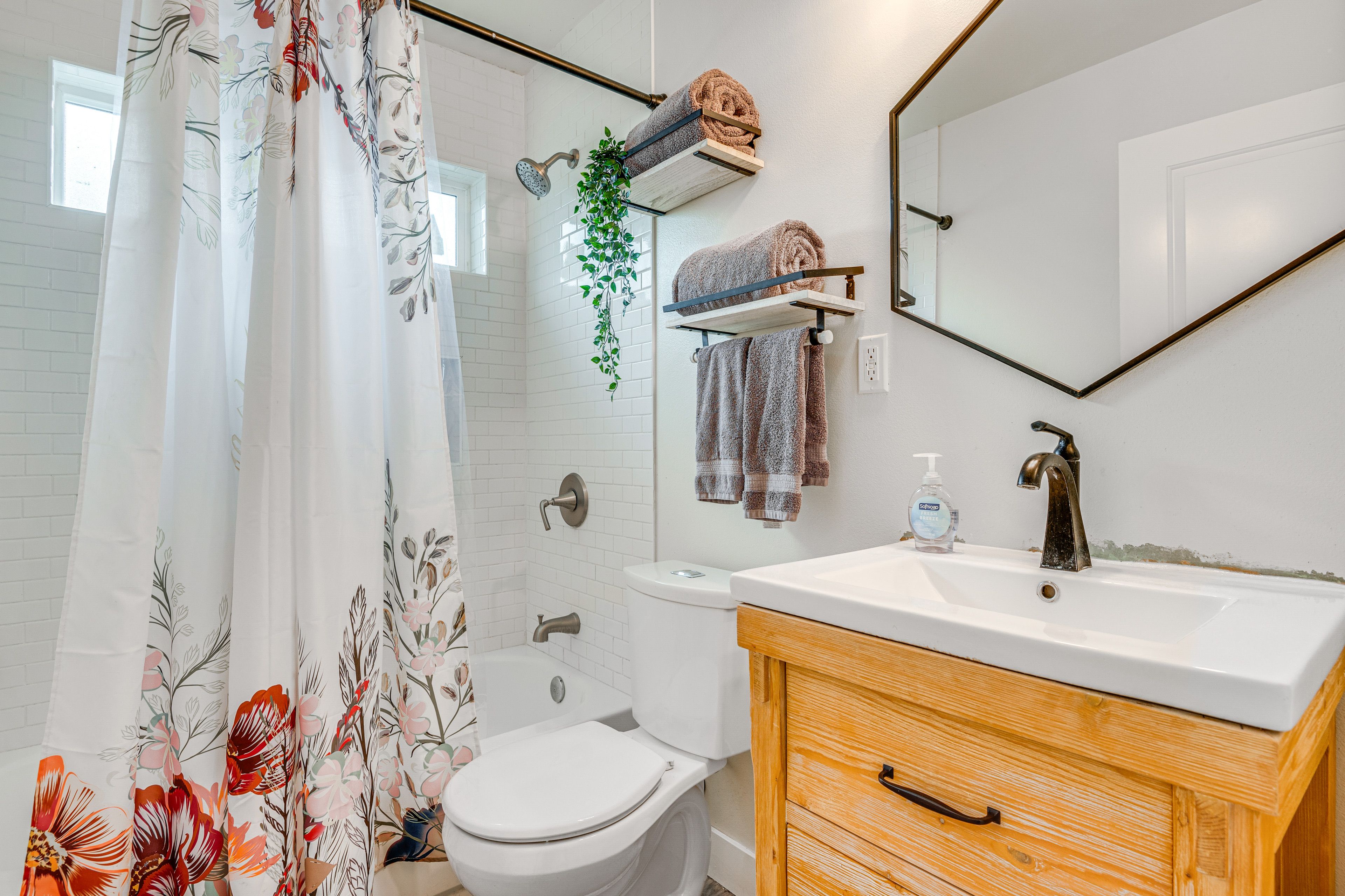 Full Bathroom