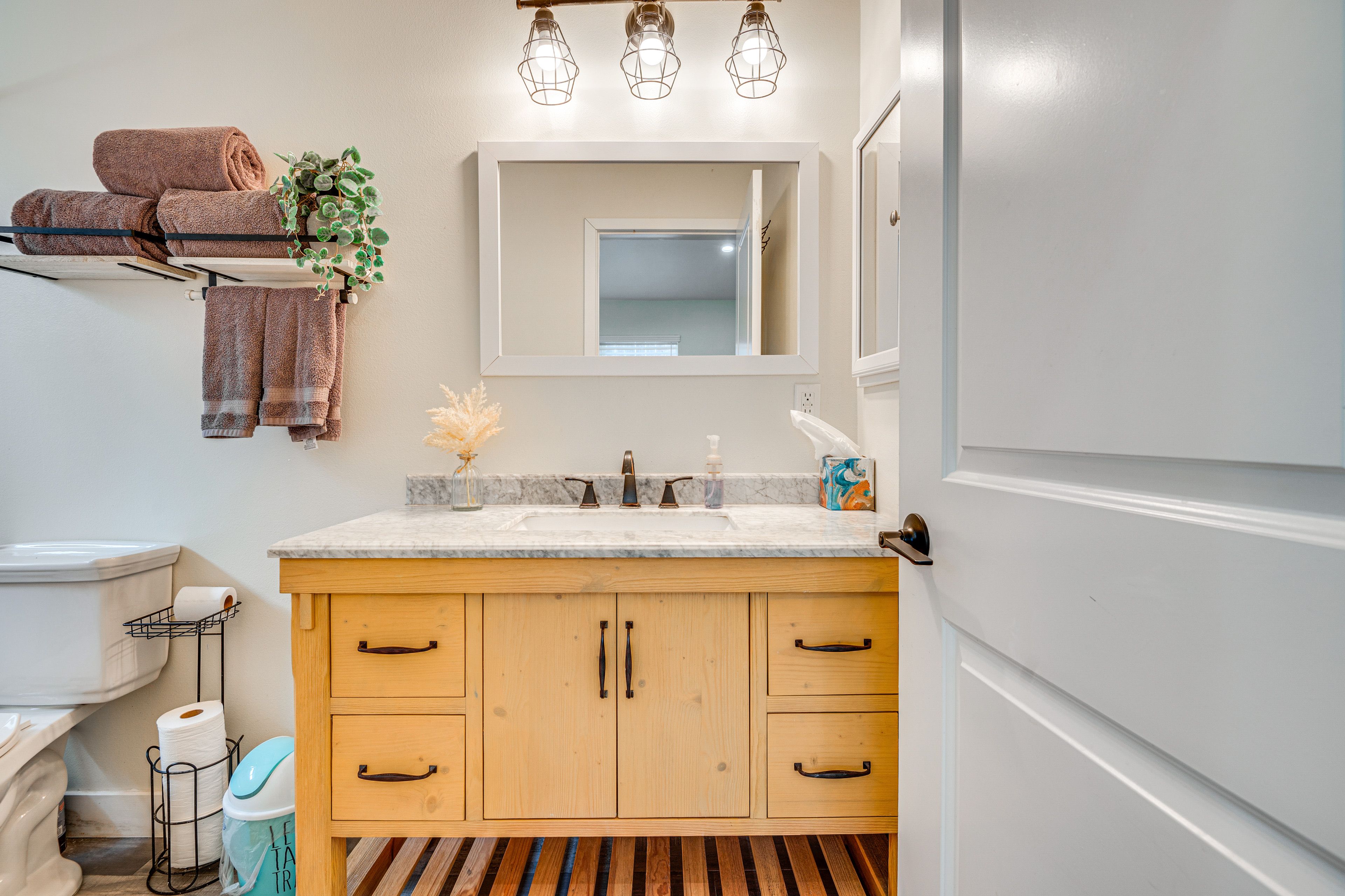 En-Suite Bathroom | Towels Provided | Complimentary Toiletries