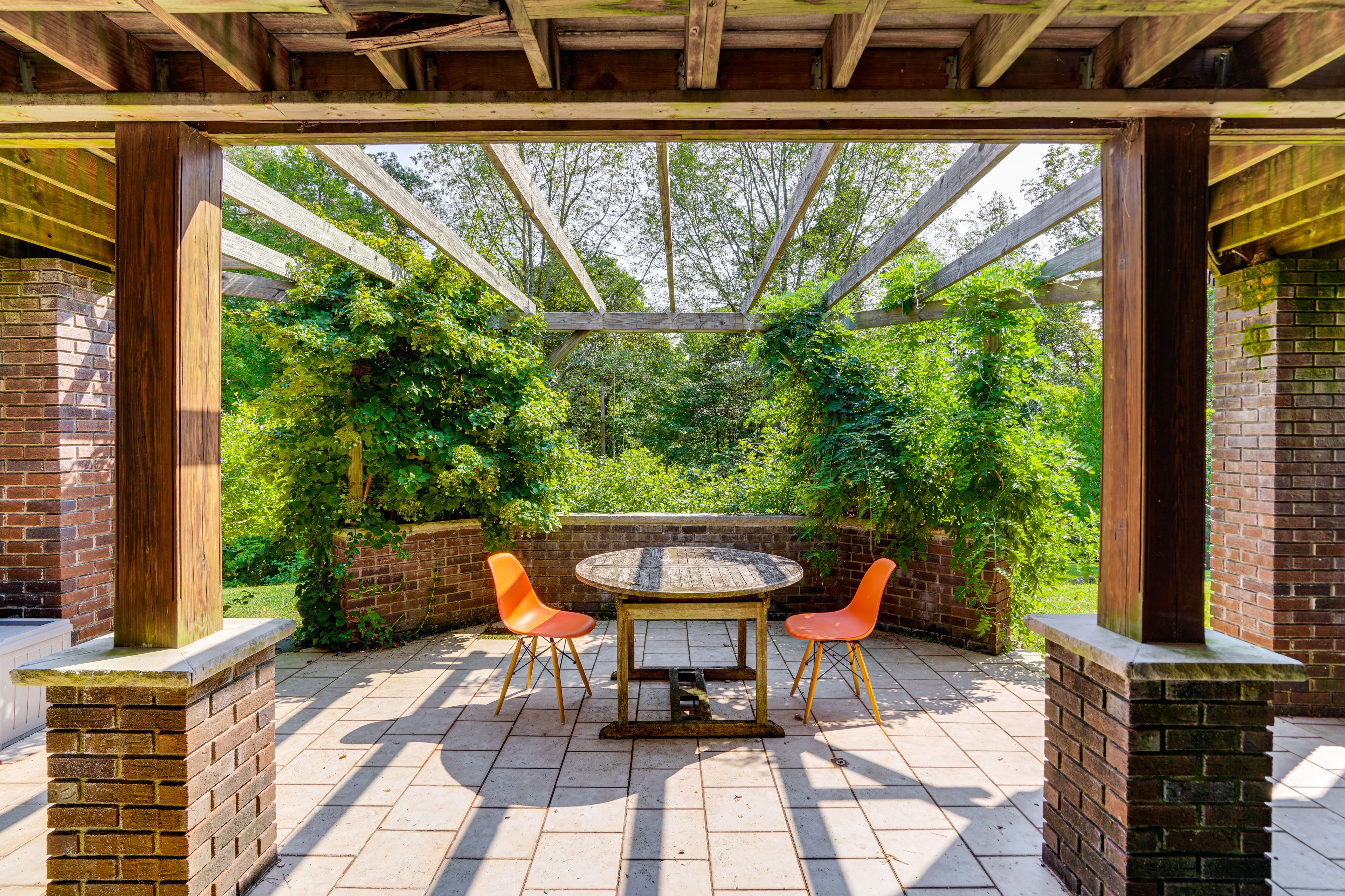 Garden Patio | Self Check-In | 13 Mi to Catamount Mountain
