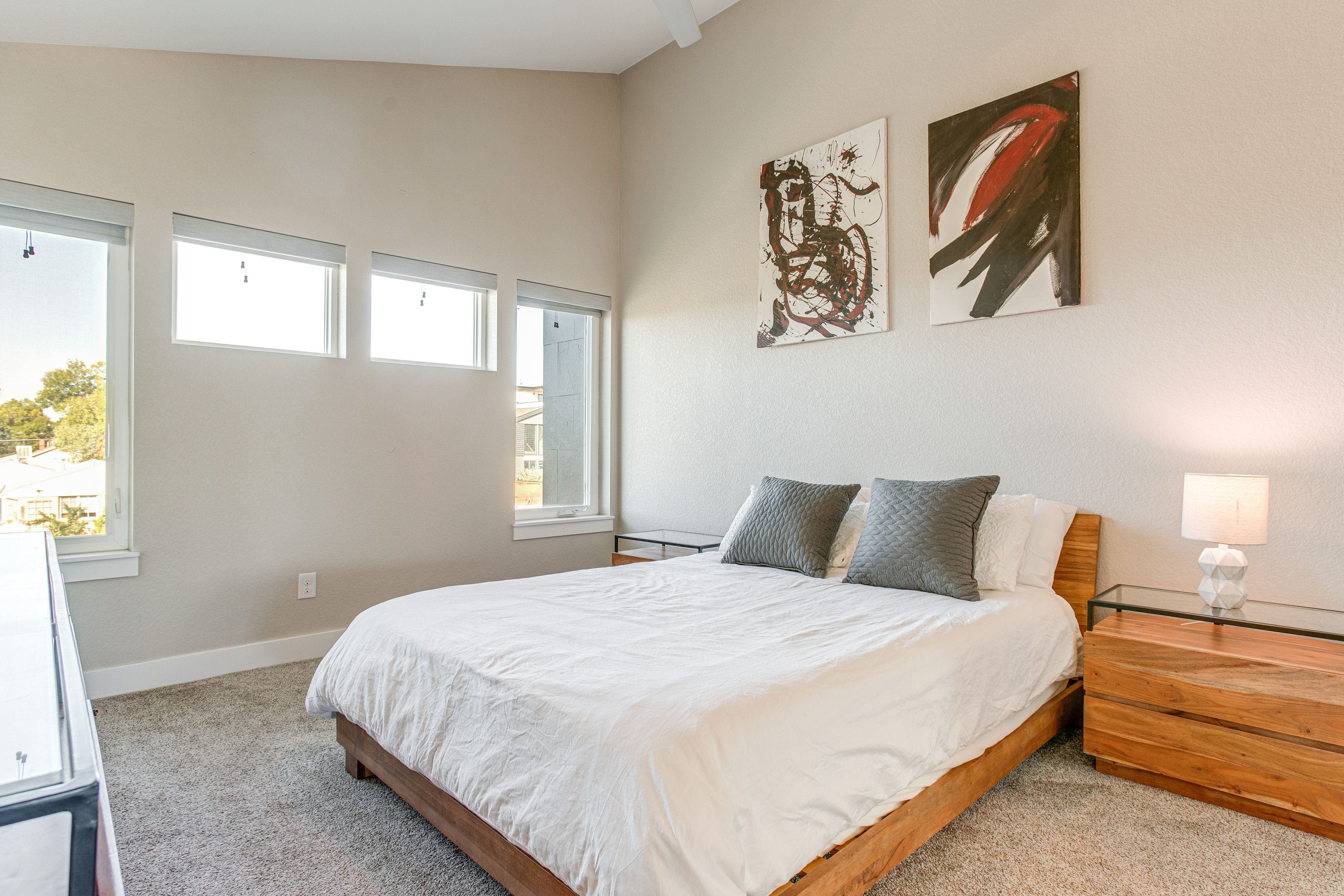 Bedroom 1 | King Bed | Linens Provided | En-Suite Bathroom | 2nd Floor