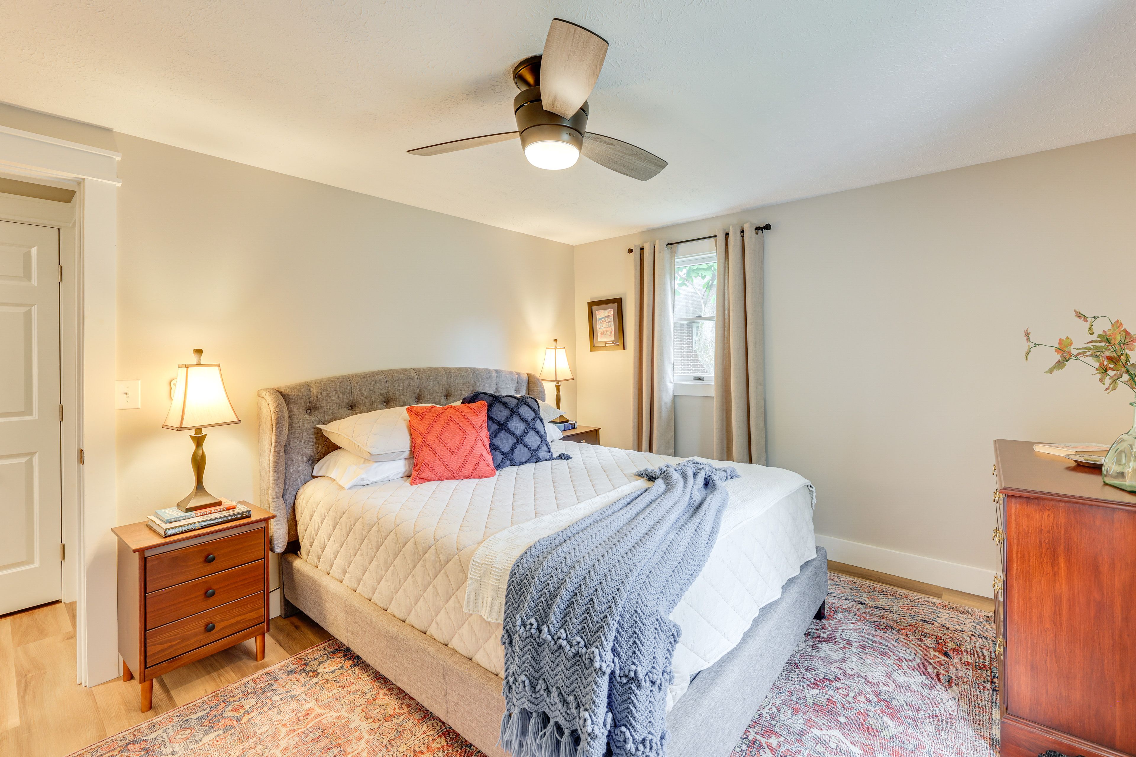 Bedroom 2 | Queen Bed