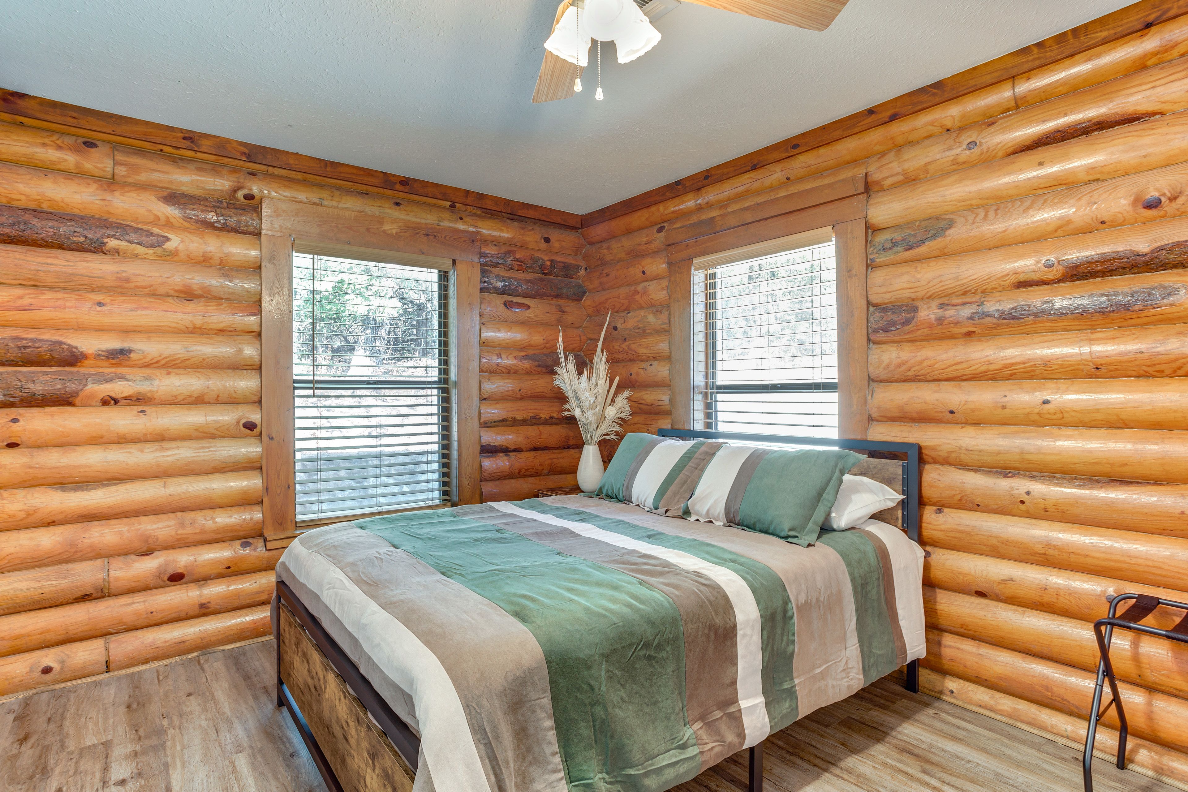 Bedroom 1 | Queen Bed | Linens & Towels Provided