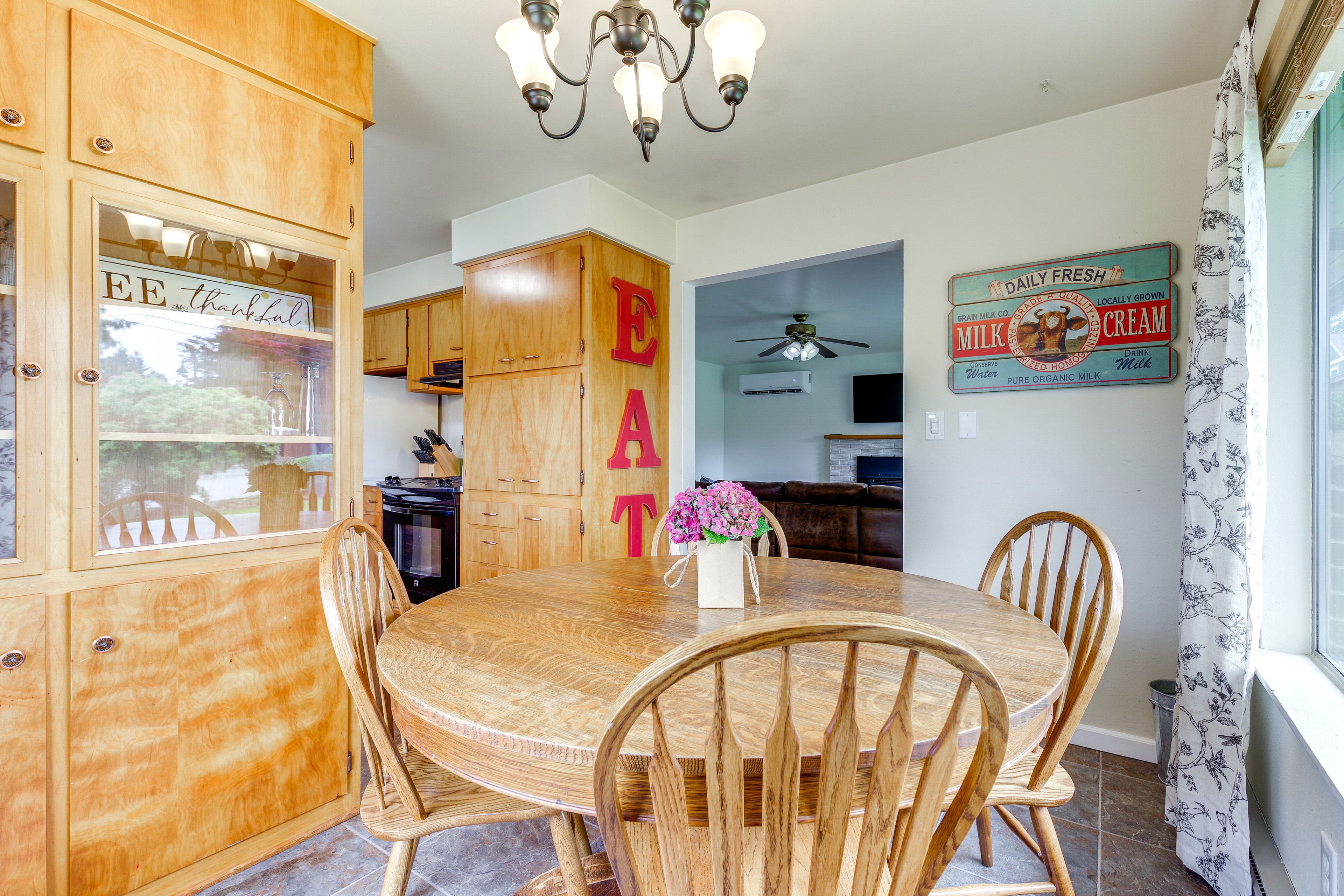 Dining Room | Dishware & Flatware