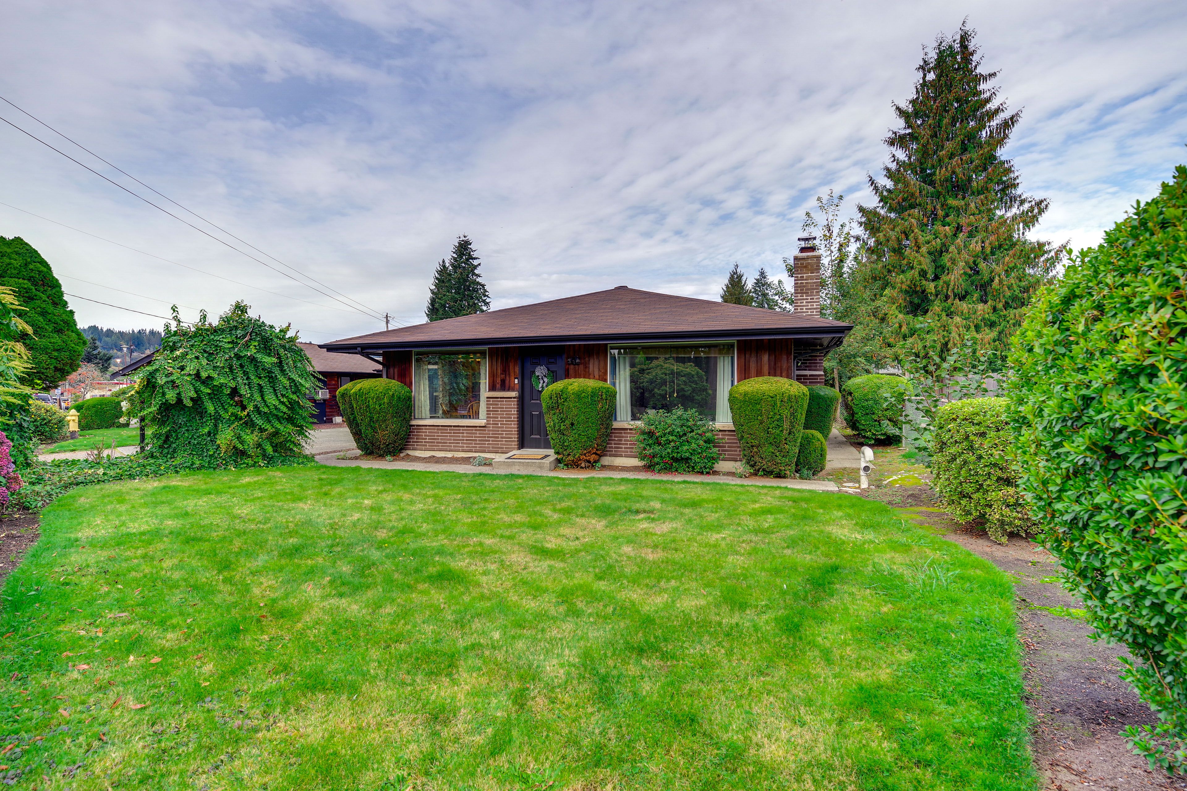 Carnation Vacation Rental | 3BR | 1.5BA | 1 Step to Enter | 1,300 Sq Ft