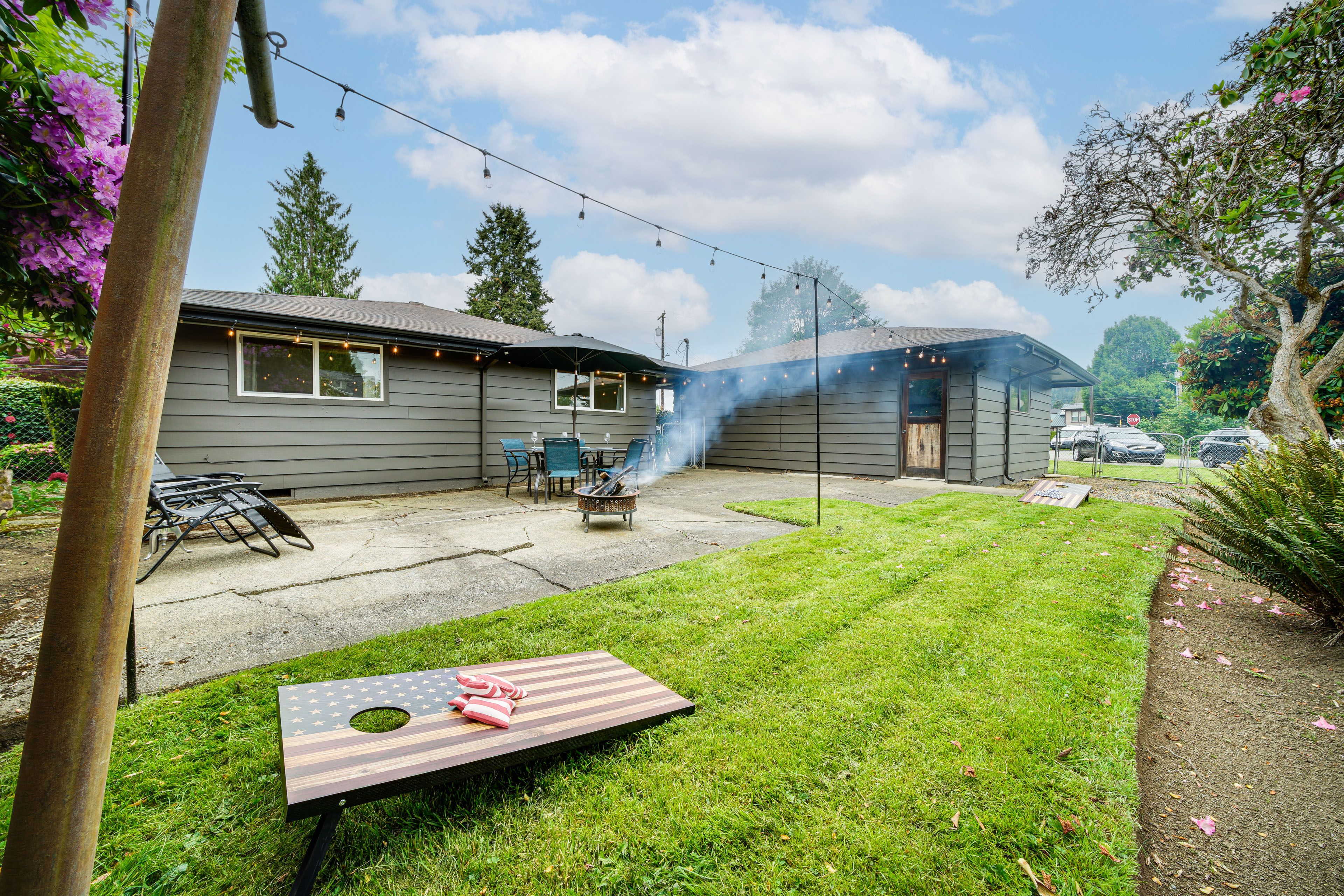 Patio & Backyard | Cornhole | Outdoor Dining | Fire Pit