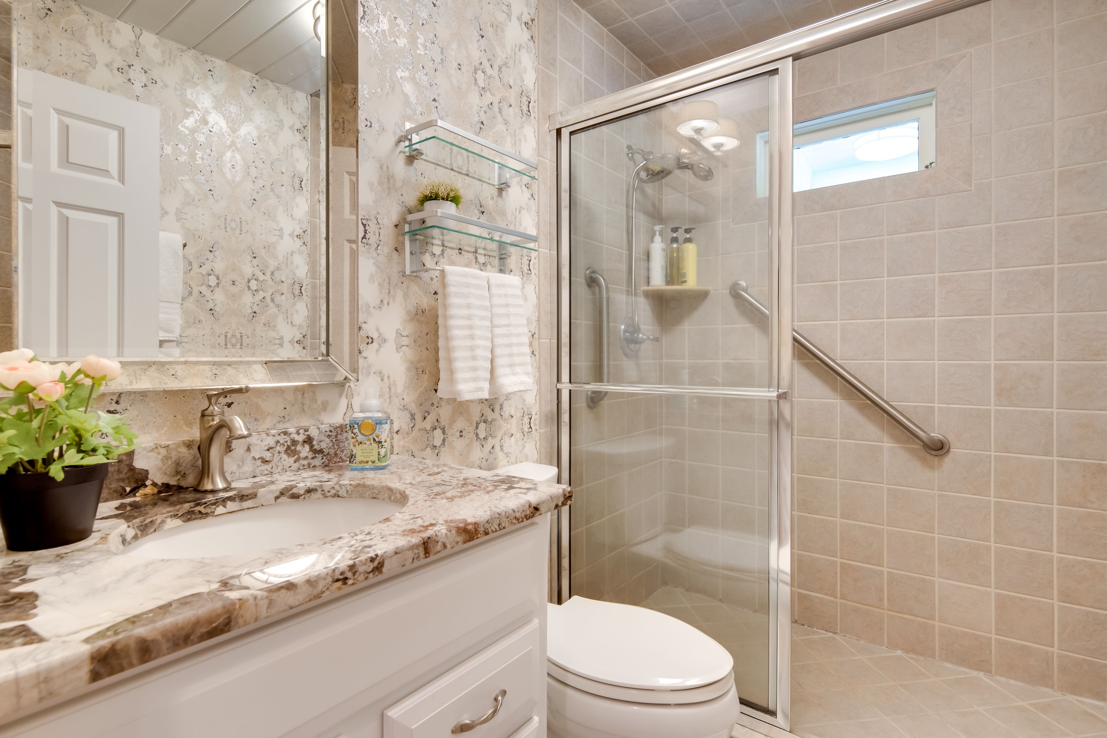 Bathroom | Towels Provided | Main House | 1st Floor