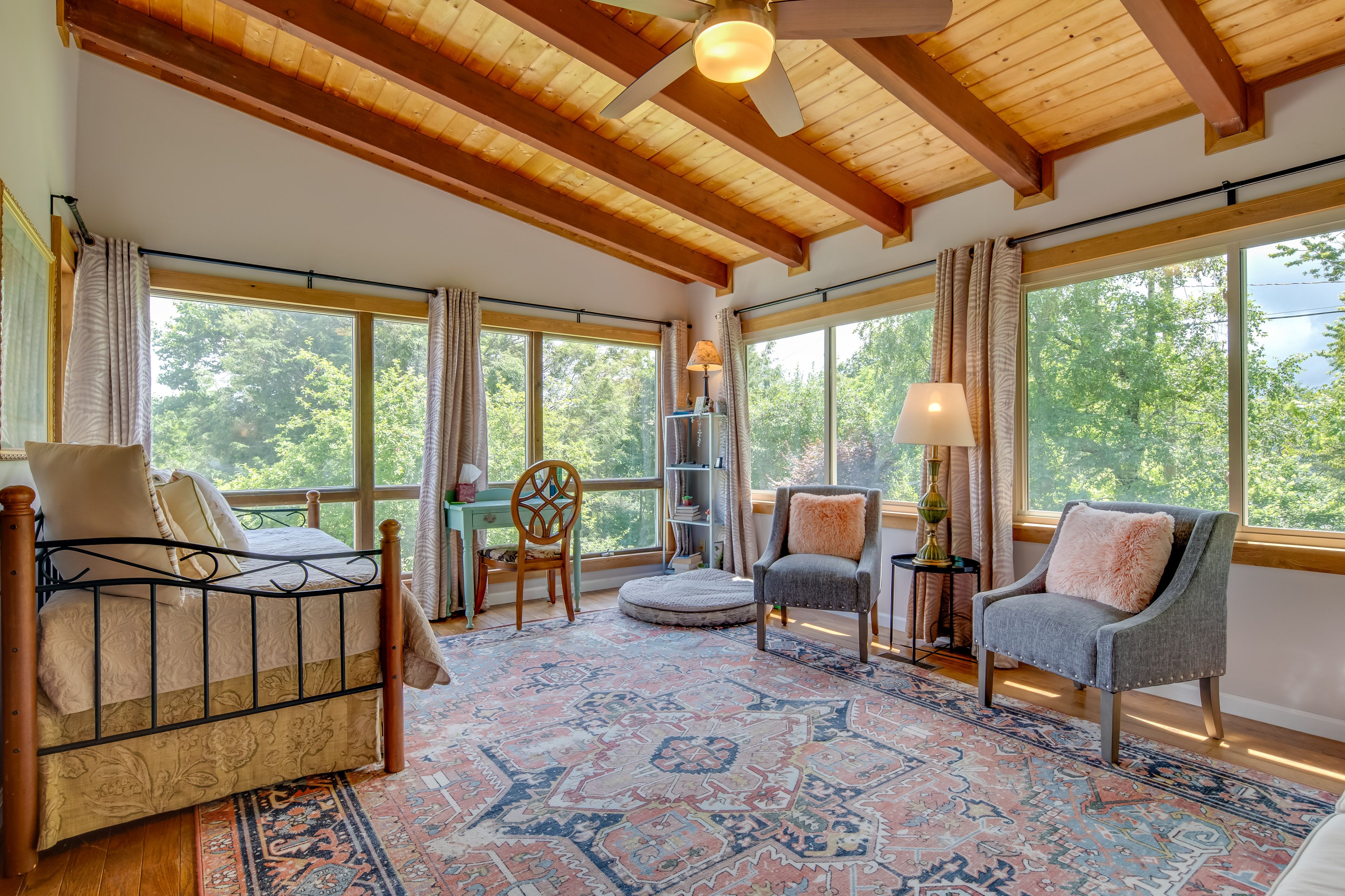 Sunroom | Twin Daybed w/ Twin Trundle | Main House | 1st Floor