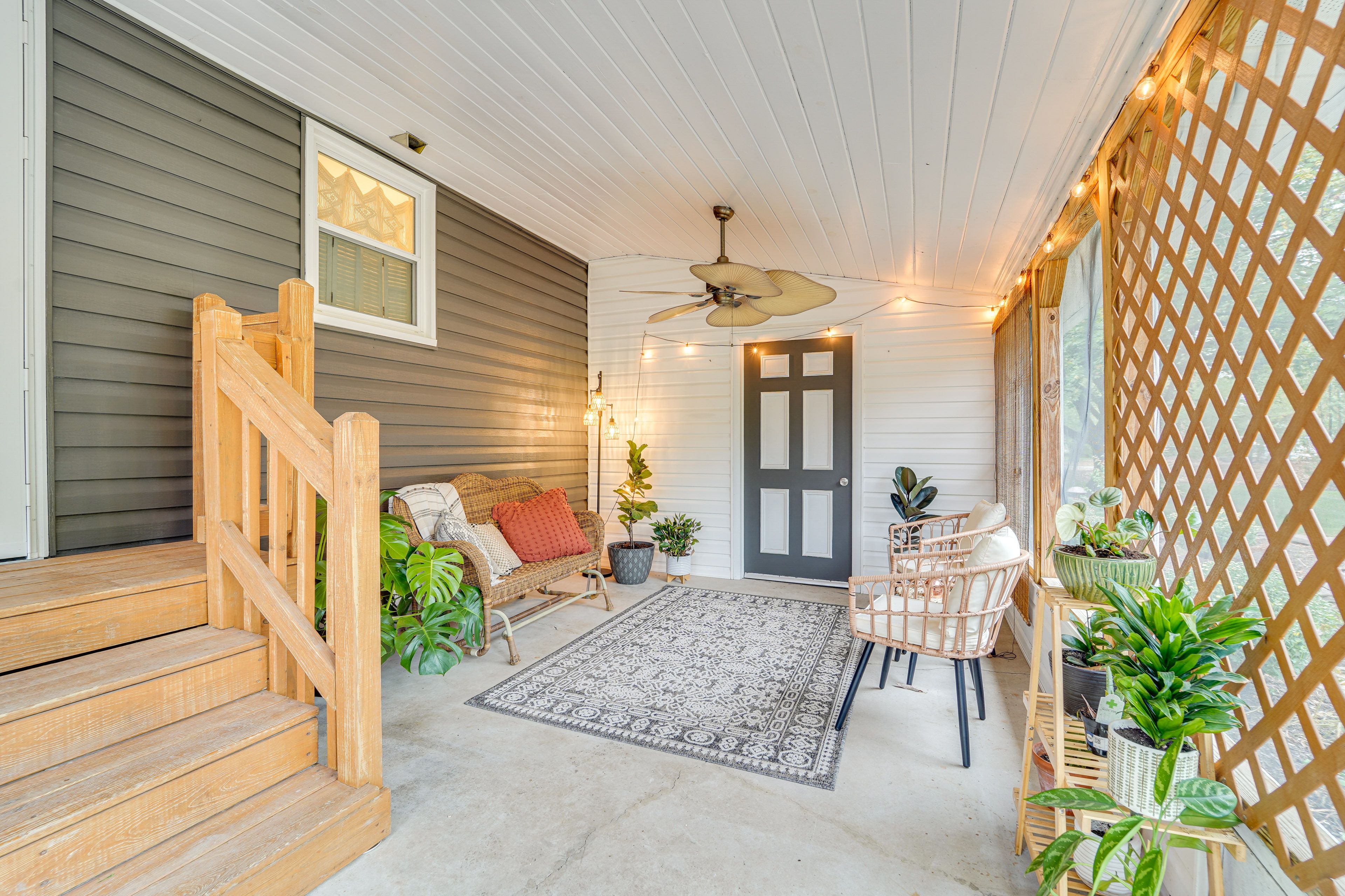 Screened-In Porch