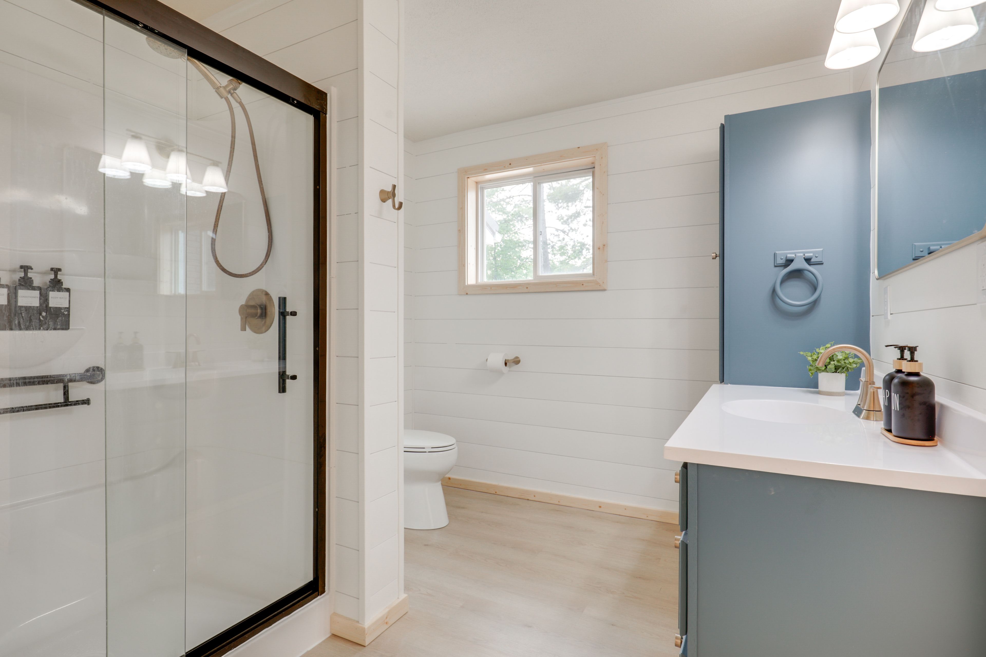 En-Suite Bathroom | 1st Floor | Towels Provided