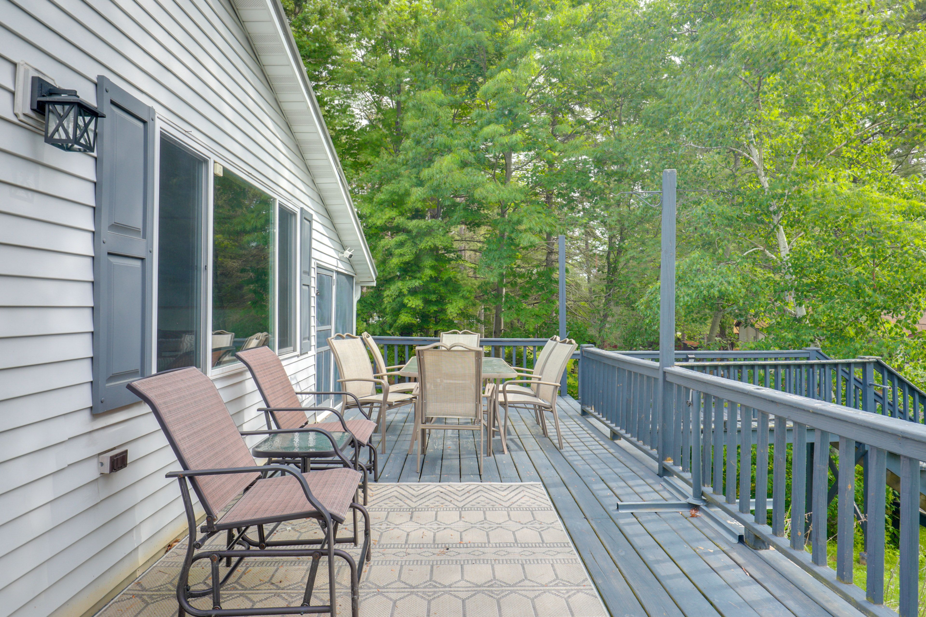 Deck | Outdoor Dining | Gas Grill