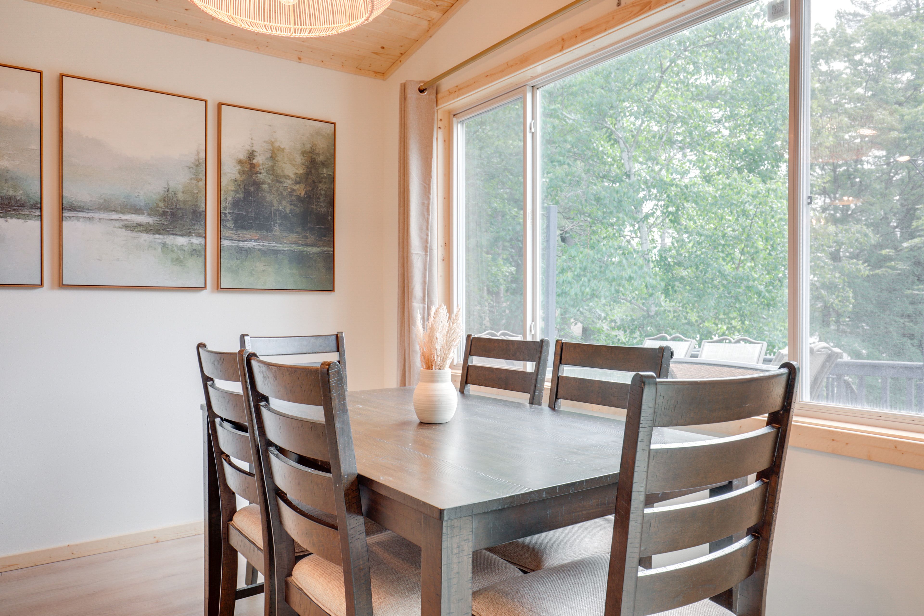 Dining Area | 1st Floor