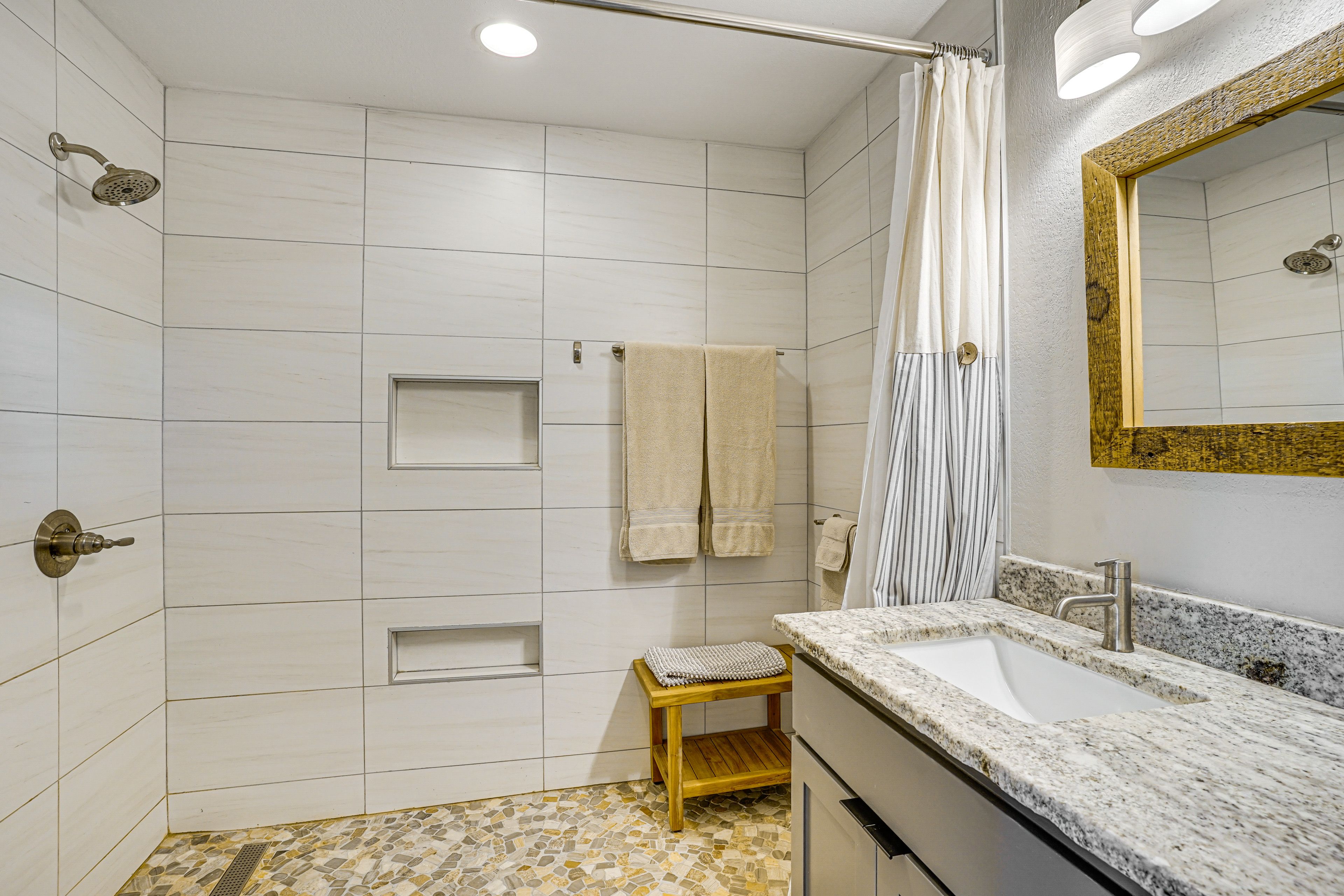 Bathroom | Towels Provided