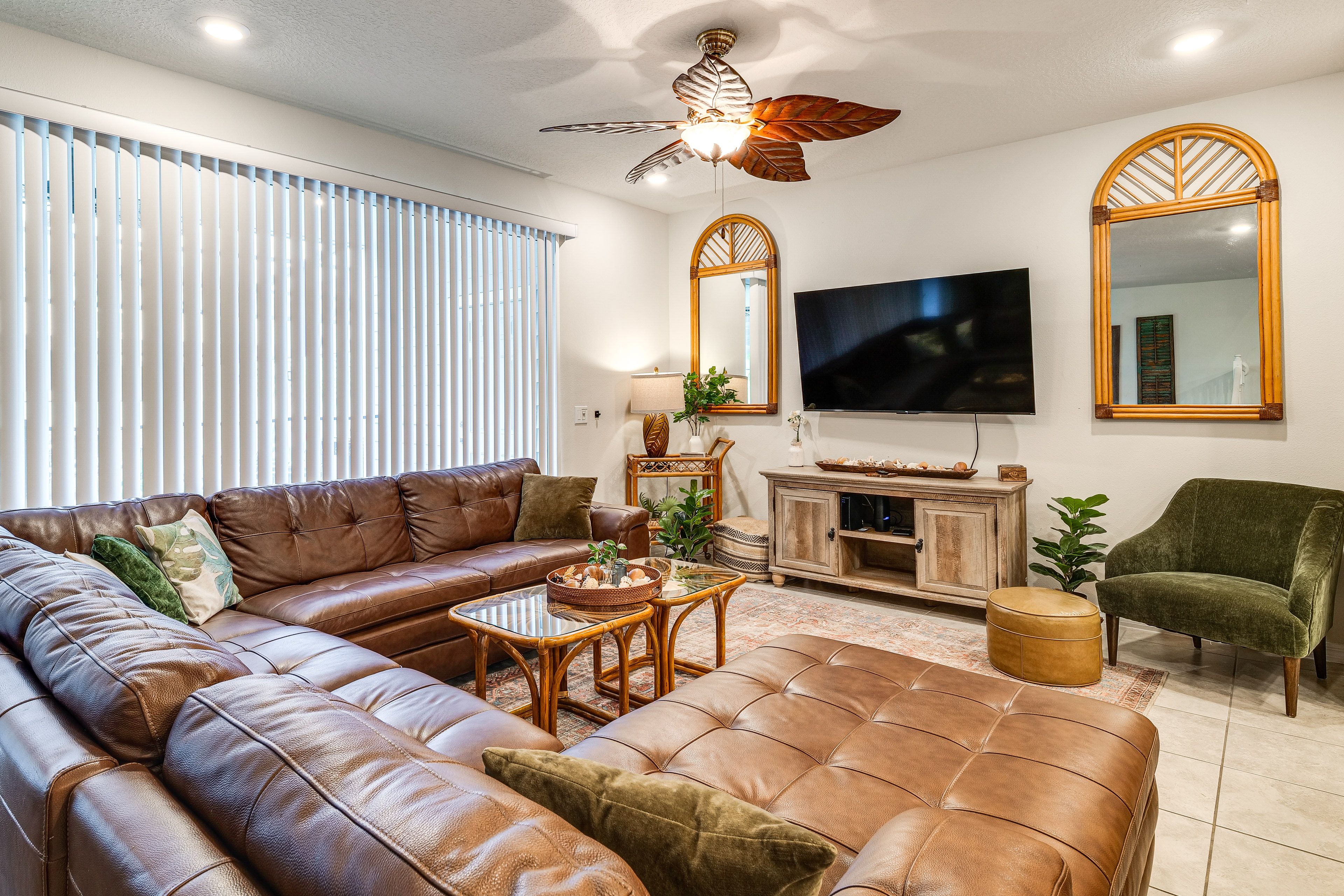 Living Room | Free WiFi | 1st Floor