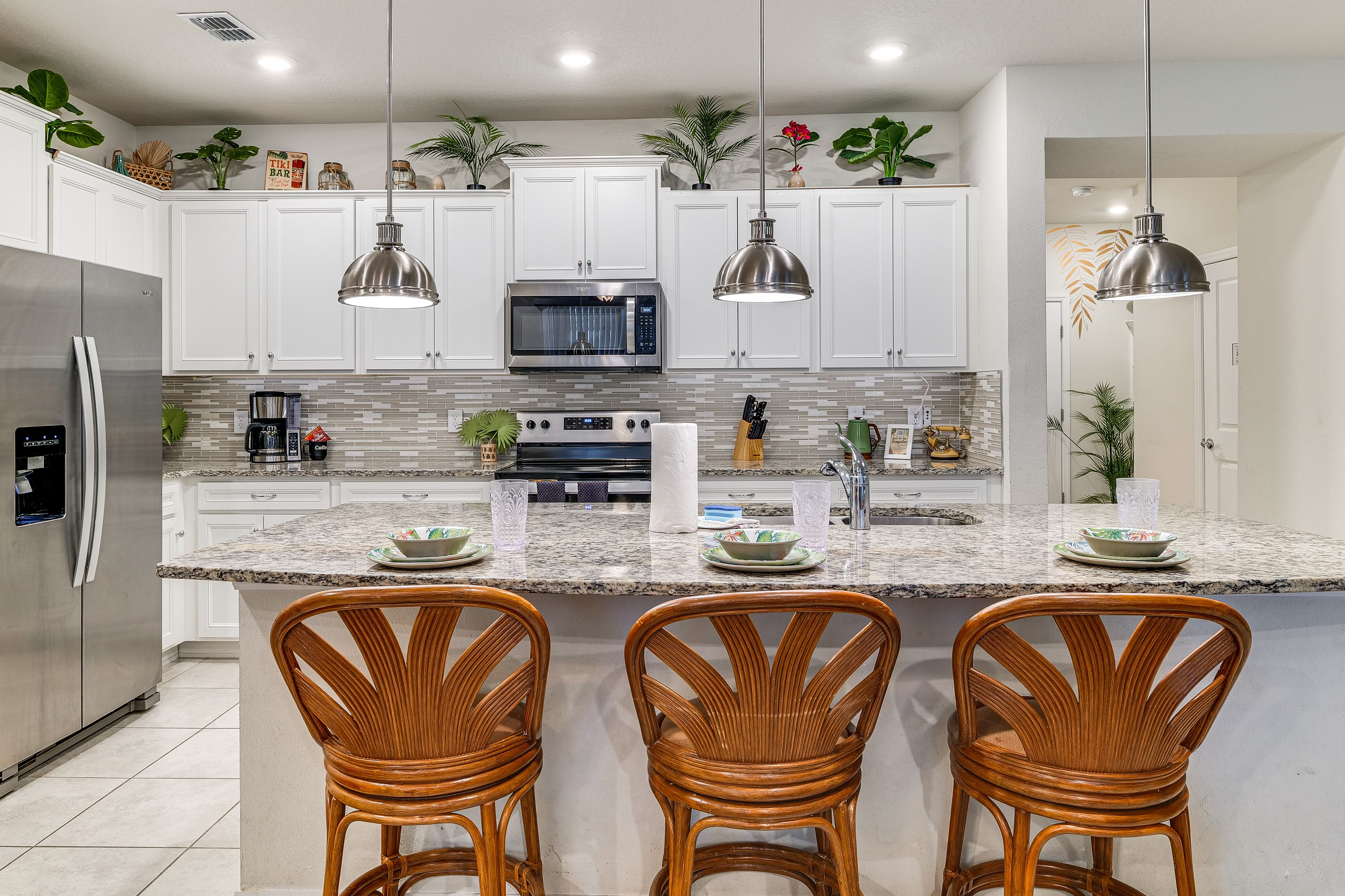 Kitchen | Dishwasher | Blender | Toaster | 1st Floor