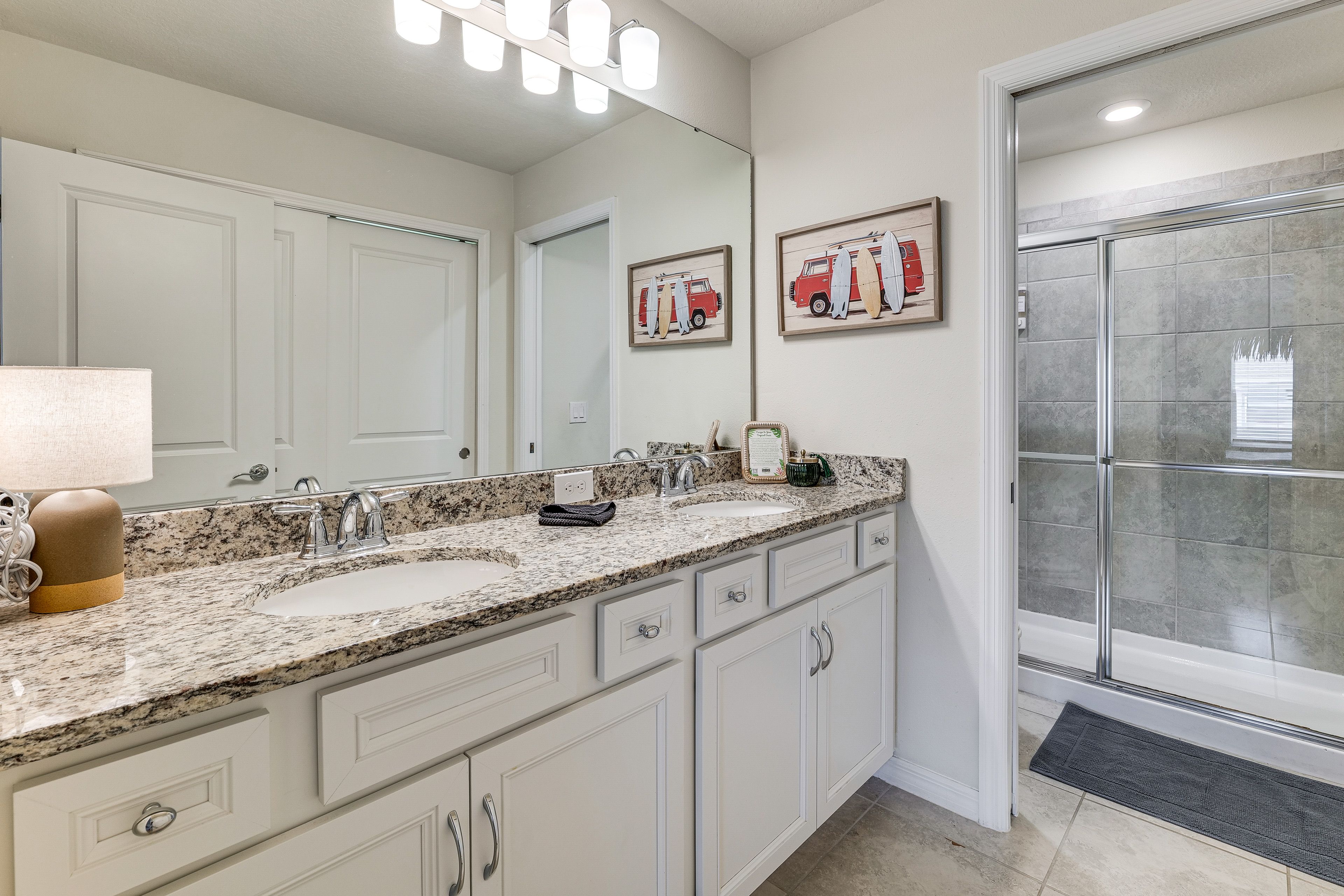 Bathroom | 2nd Floor