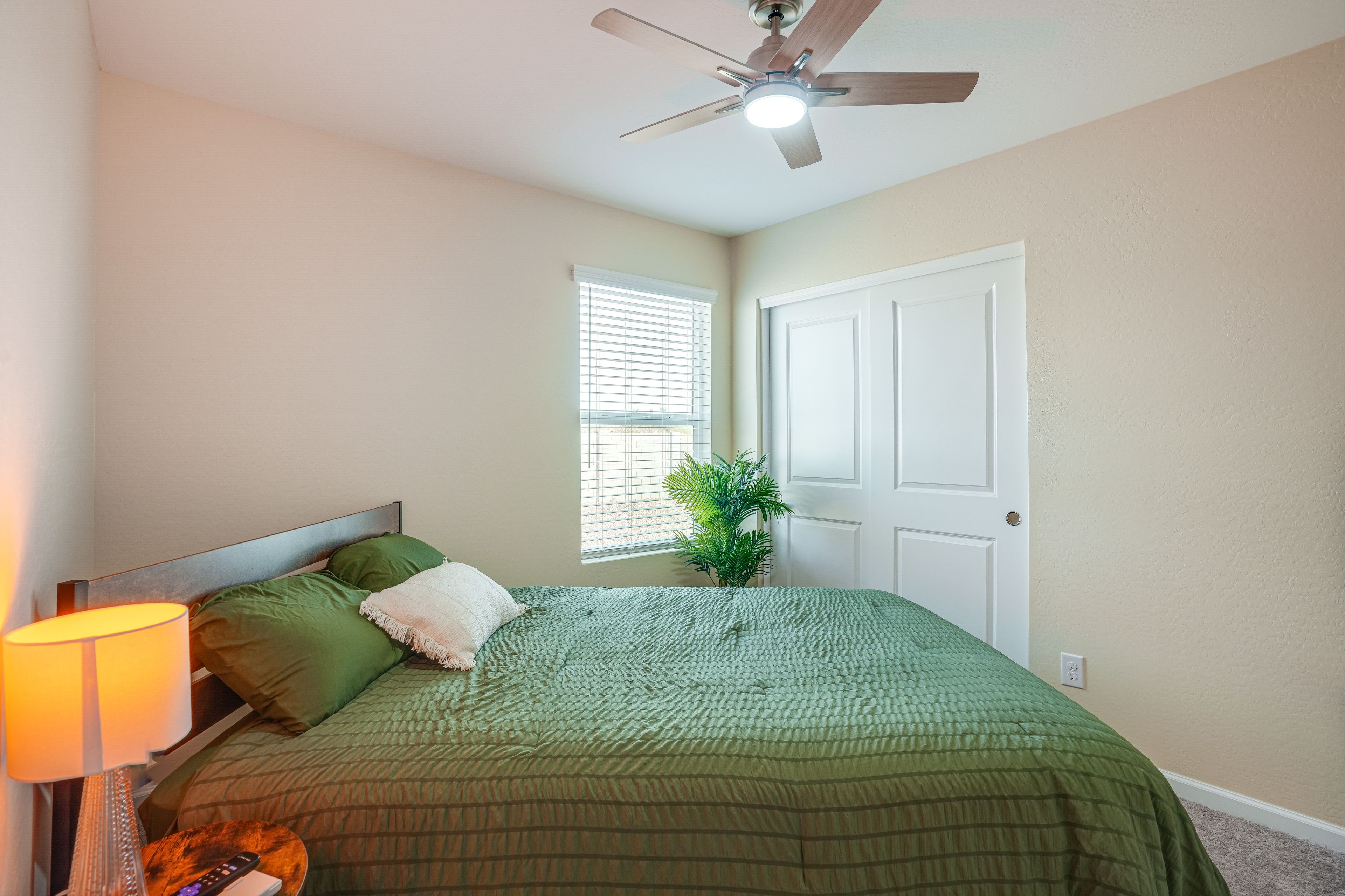 Bedroom 3 | Queen Bed