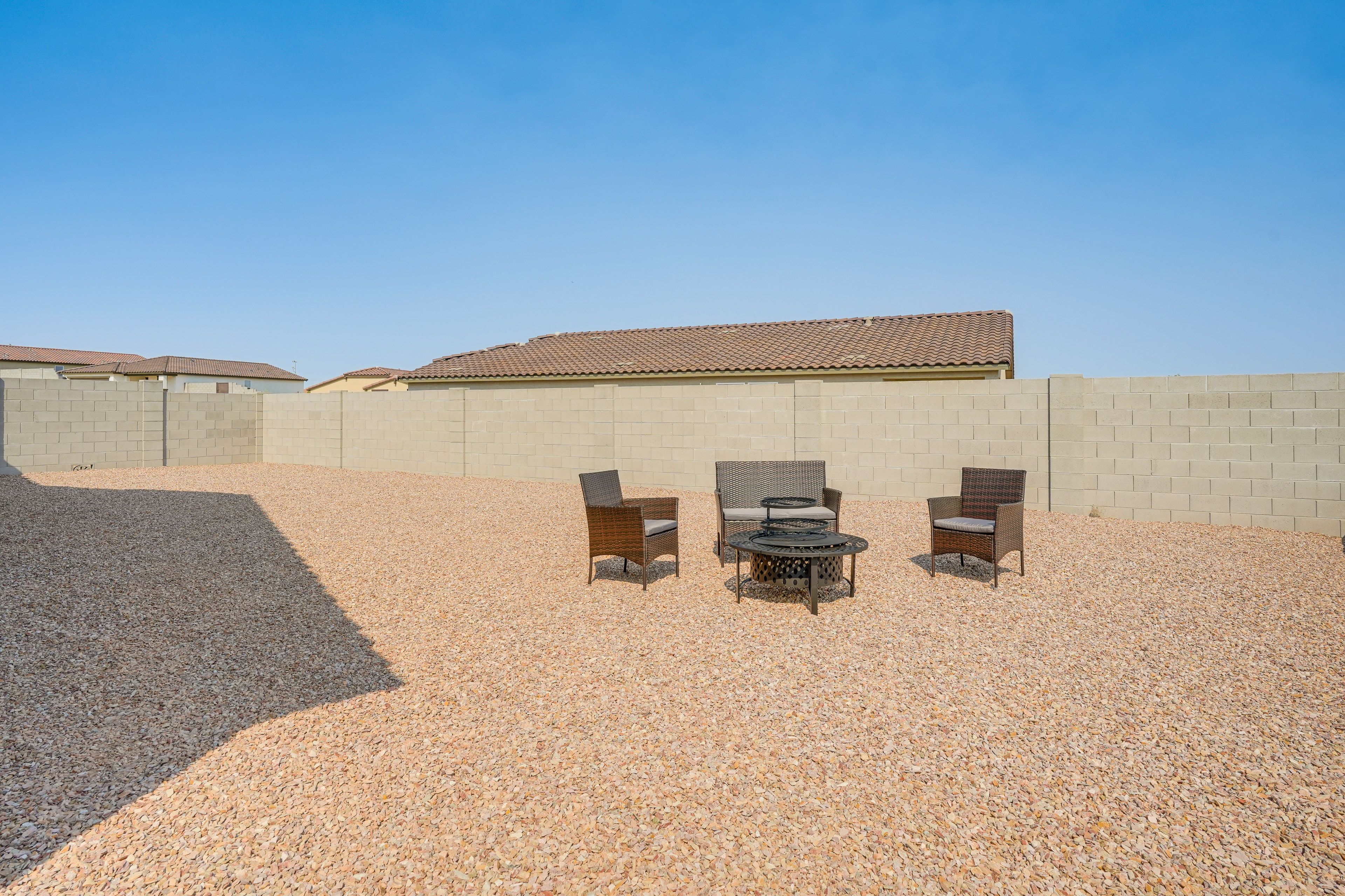 Private Yard | Fire Pit