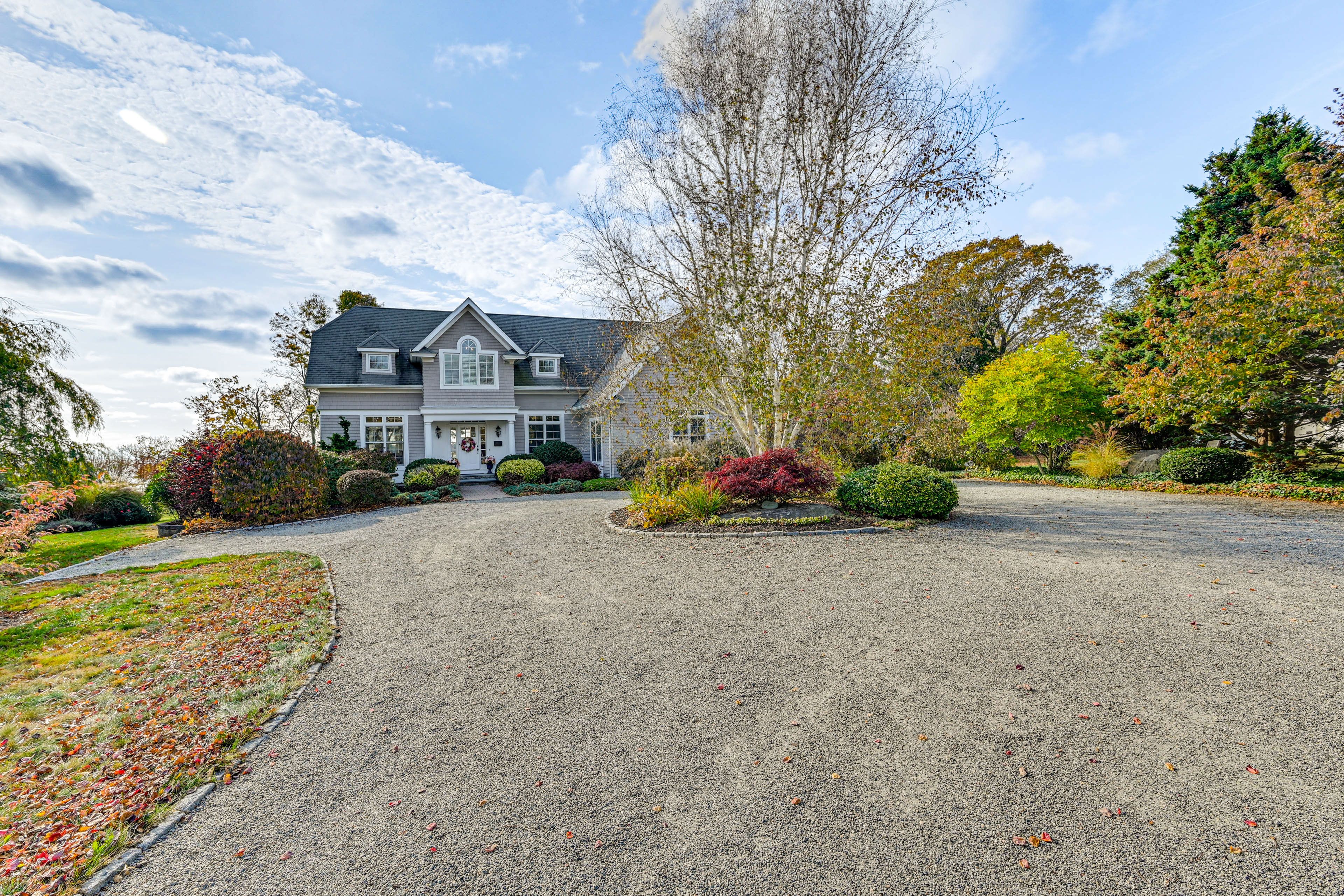 Property Exterior | Shared Circular Driveway (8 Vehicles) | No Street Parking