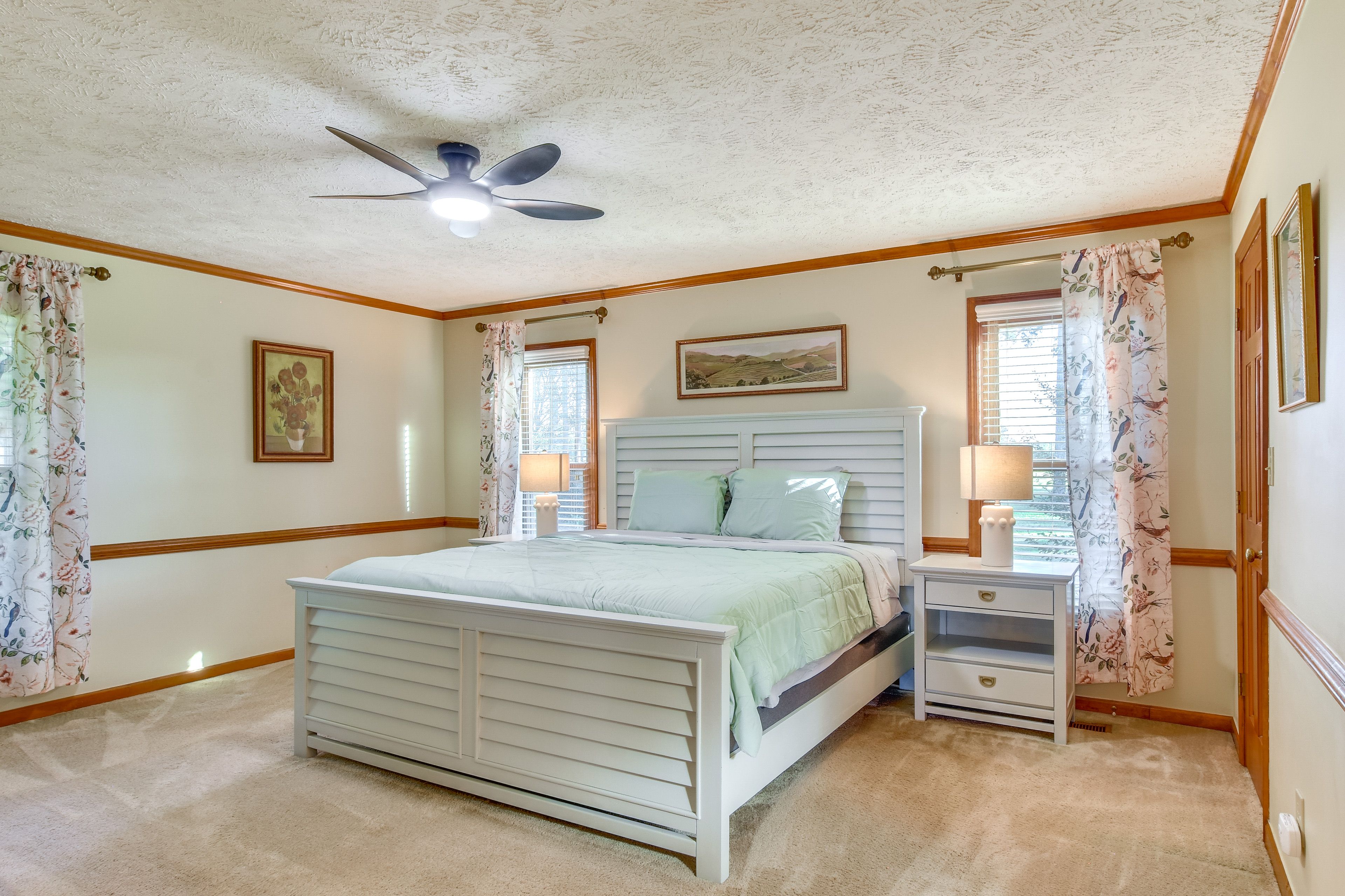 Bedroom 1 | 1st Floor | King Bed | Linens Provided