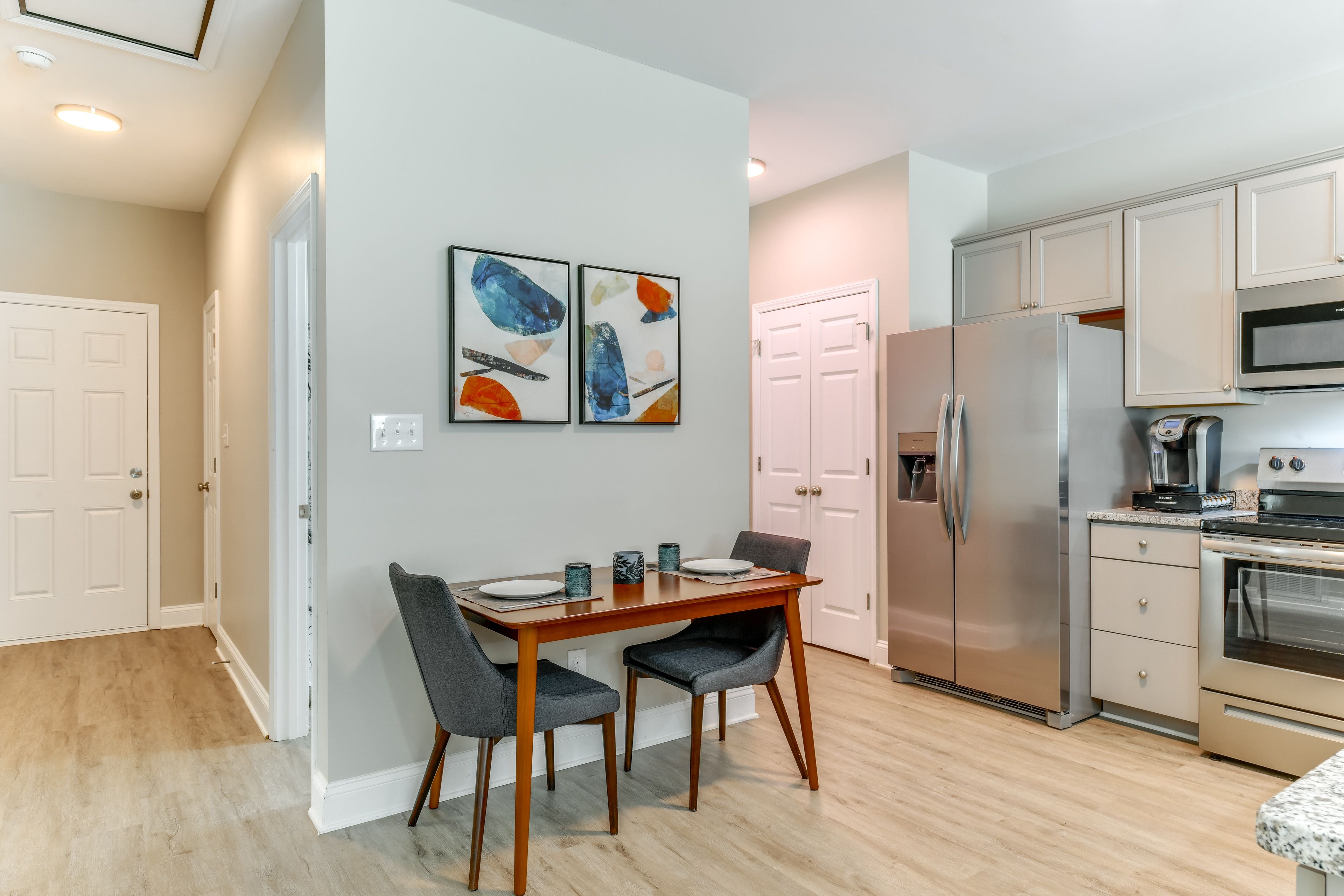 Dining Area | Dining Table | Dishware/Flatware