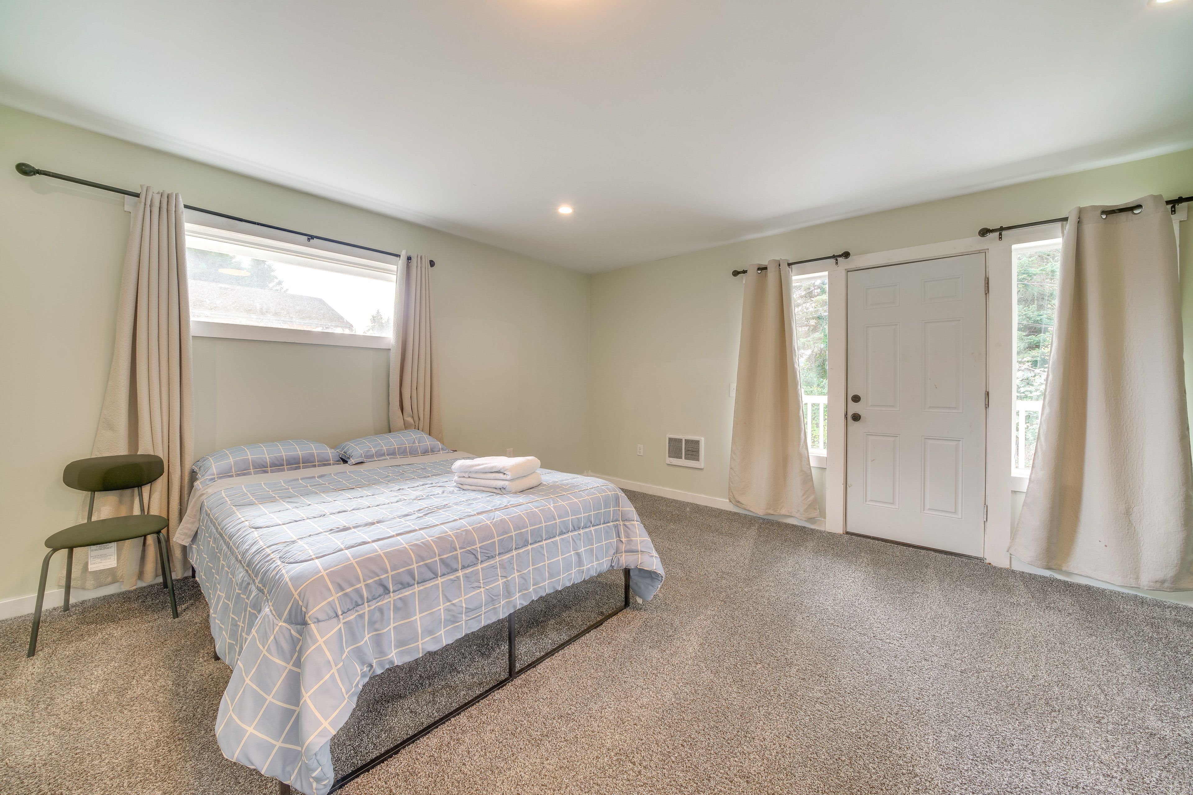 Bedroom 1 | Queen Bed | 2nd Floor