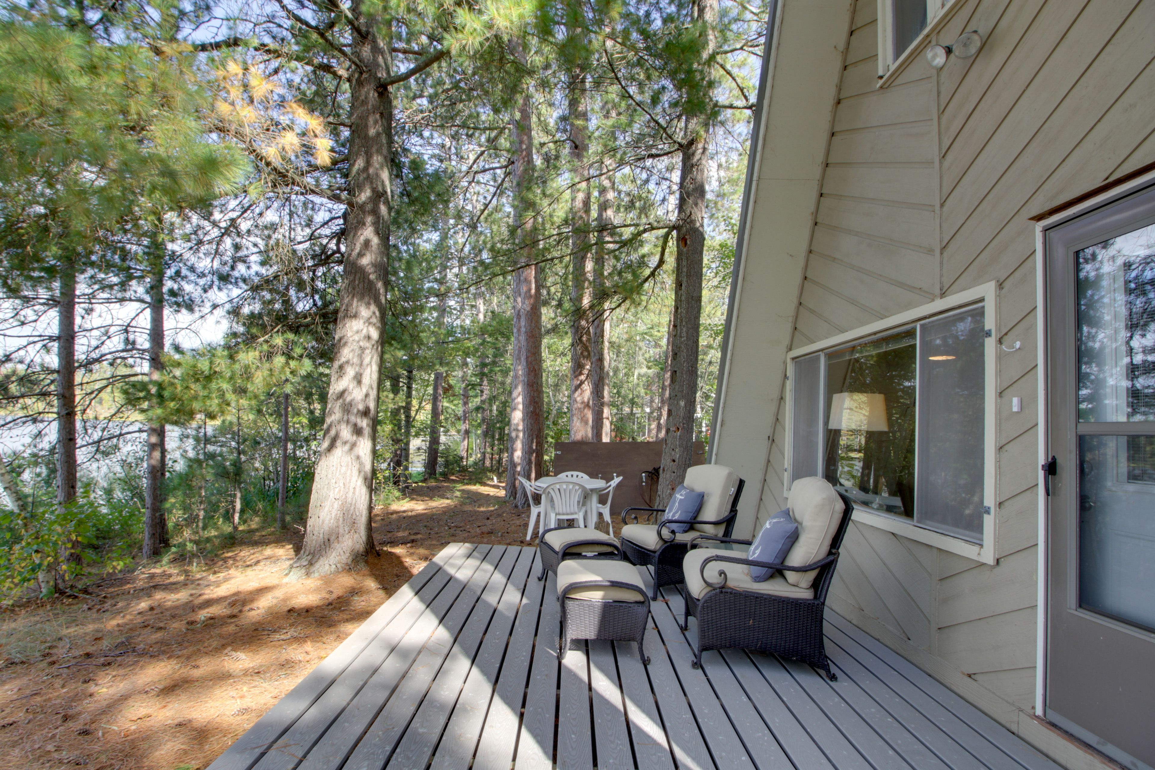 Private Deck | Outdoor Dining Set | Gas Grill