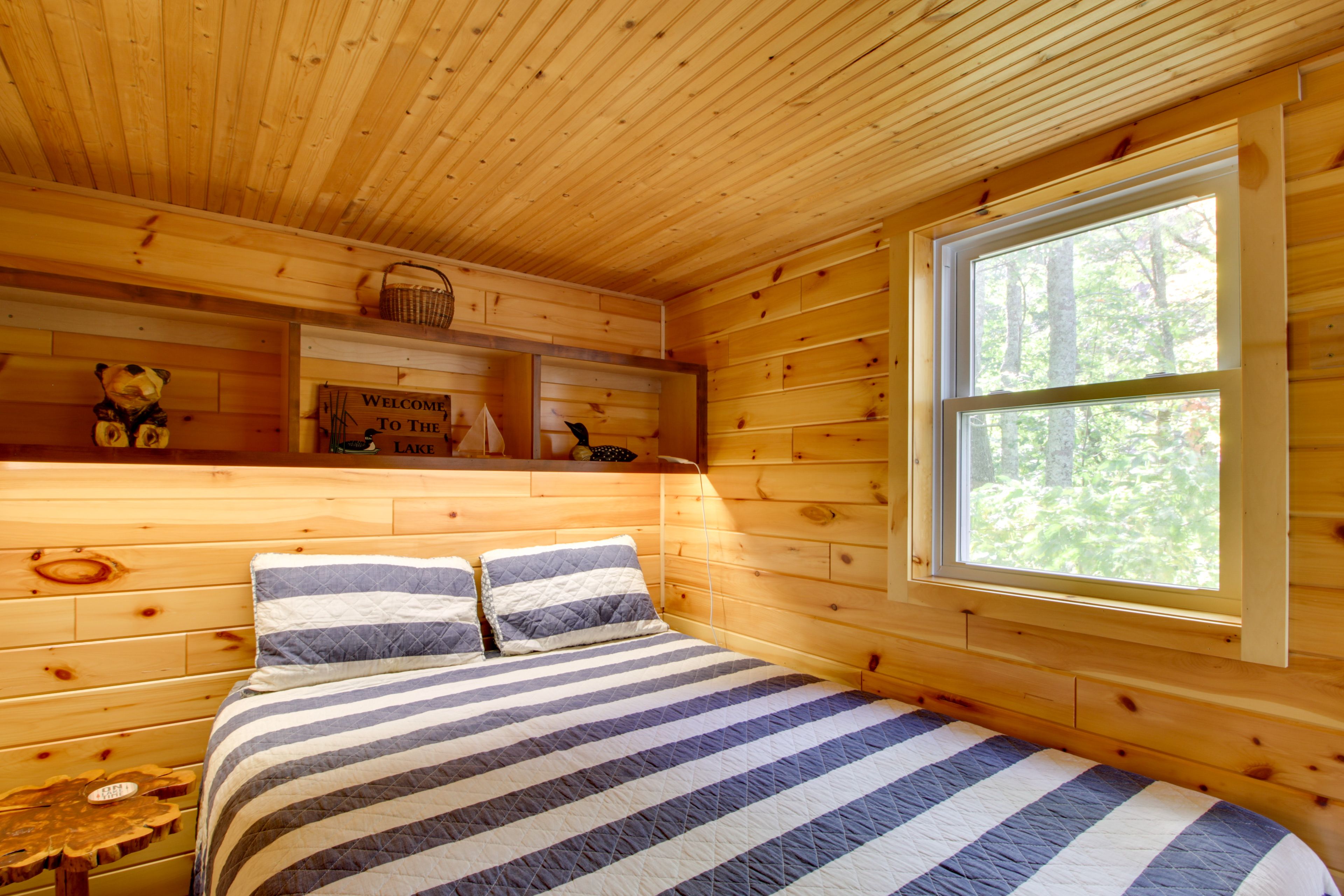 Bedroom | 1st Floor | Queen Bed | Linens Provided