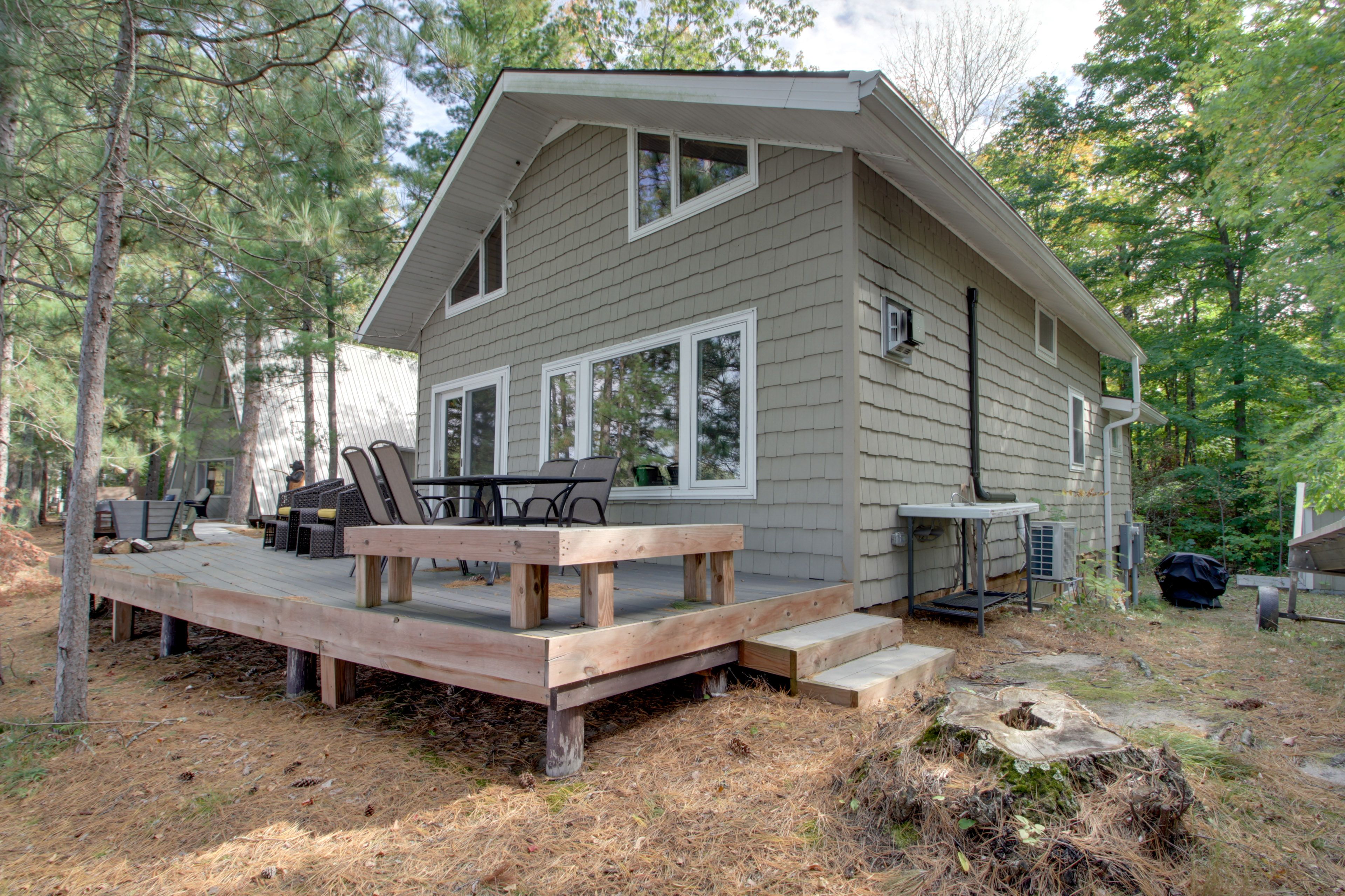 Deer River Vacation Rental | 1BR | 1BA | 984 Sq Ft | Stairs Required