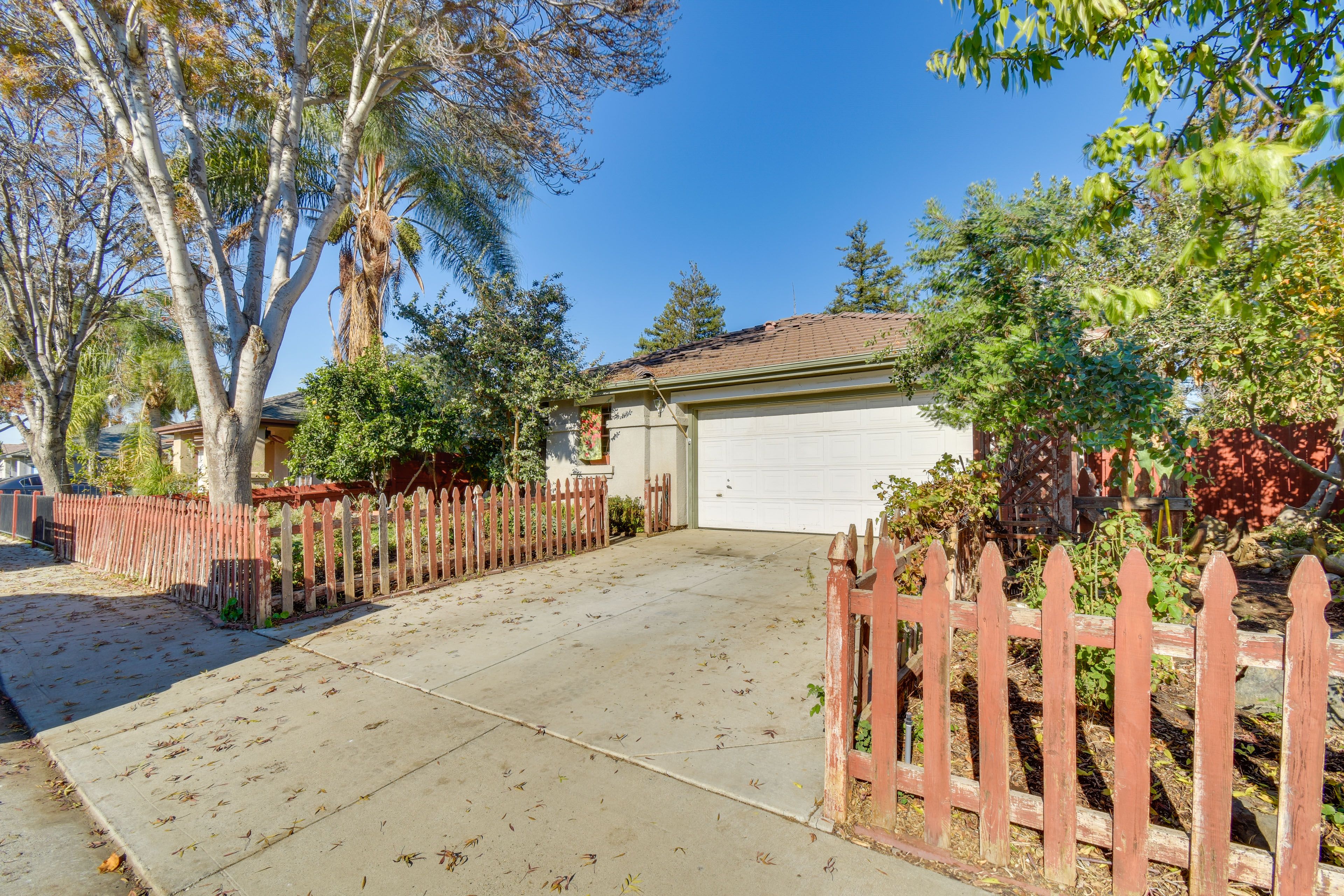 Parking | Driveway (2 Vehicles) | Street Parking | No Garage Access