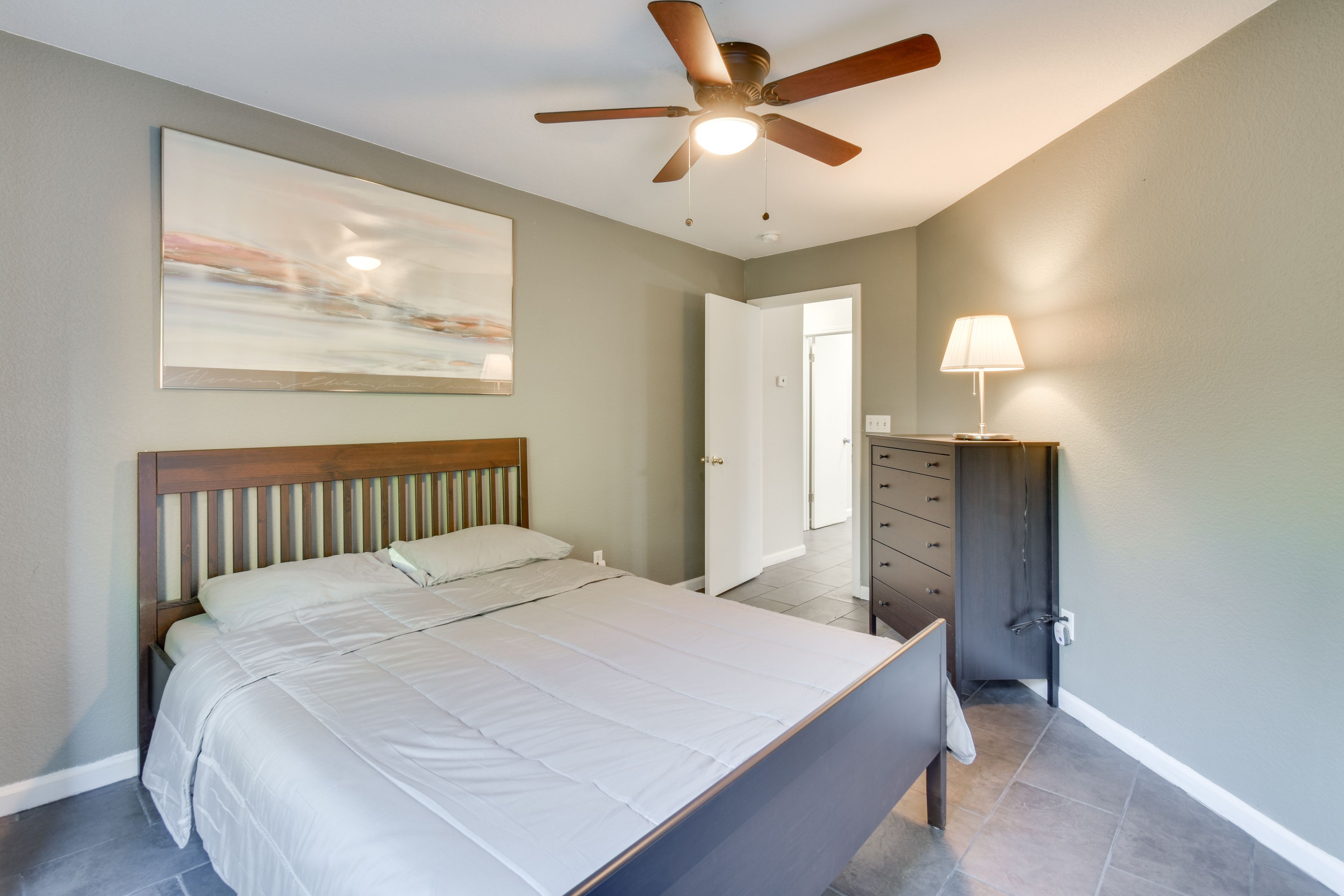 Bedroom 2 | Queen Bed