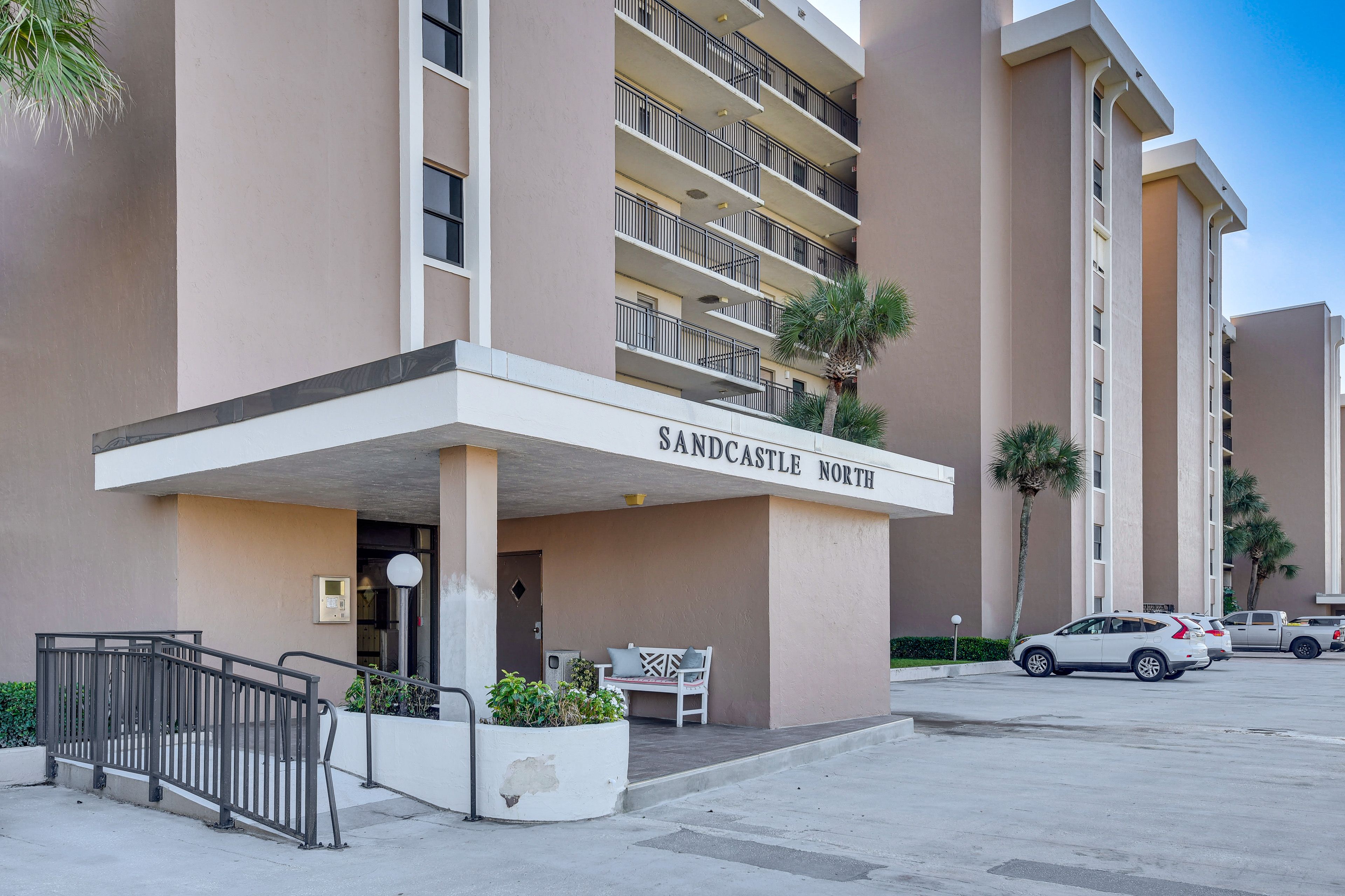 Parking | Parking Garage (1 Vehicle) | Community Parking Lot (1 Vehicle)