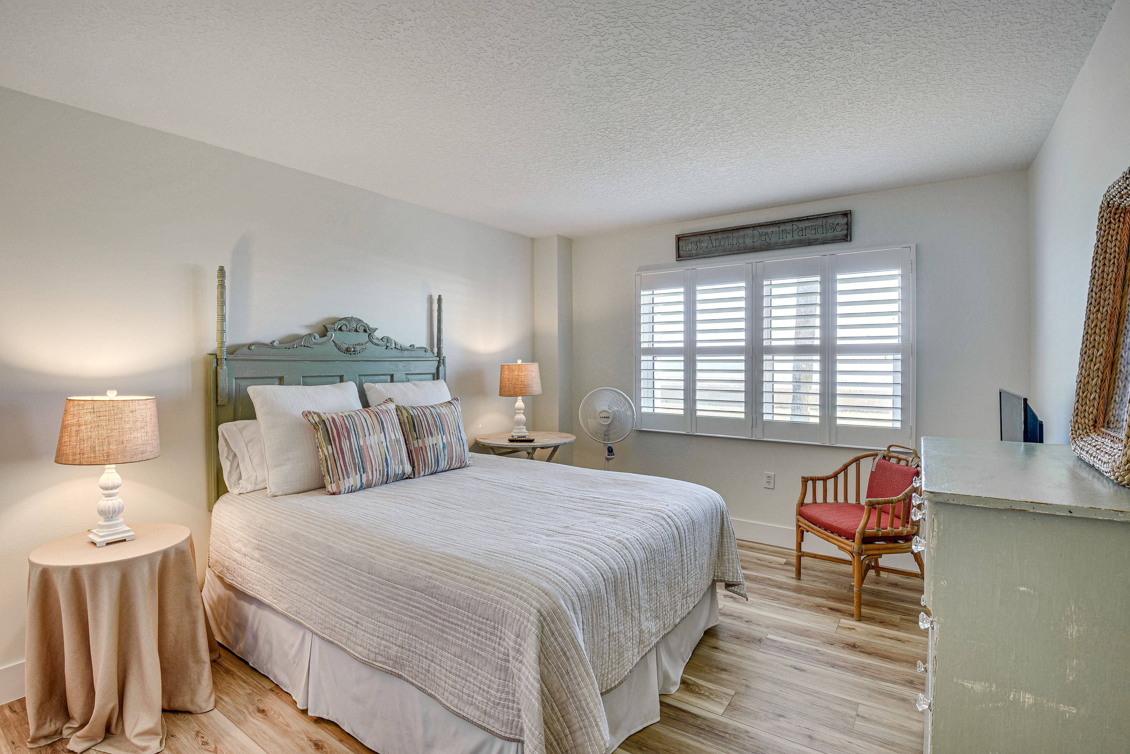 Bedroom 1 | Queen Bed | Smart TV | Linens Provided