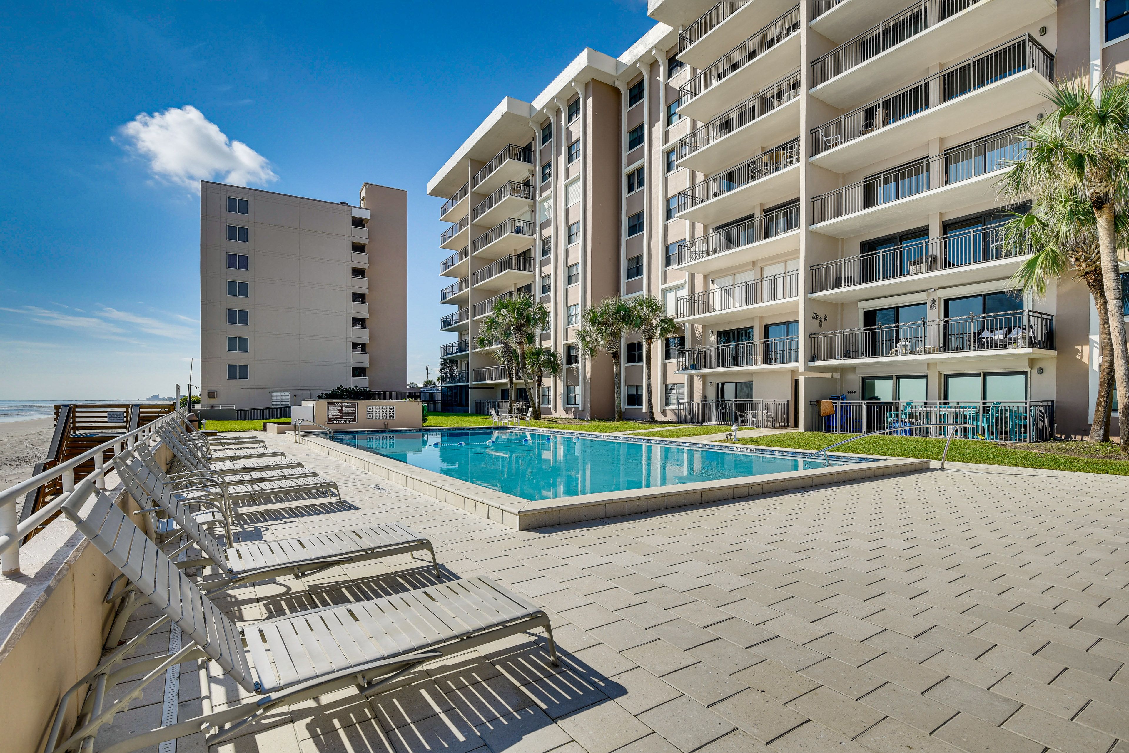 Sandcastle Condominiums | Community Amenities