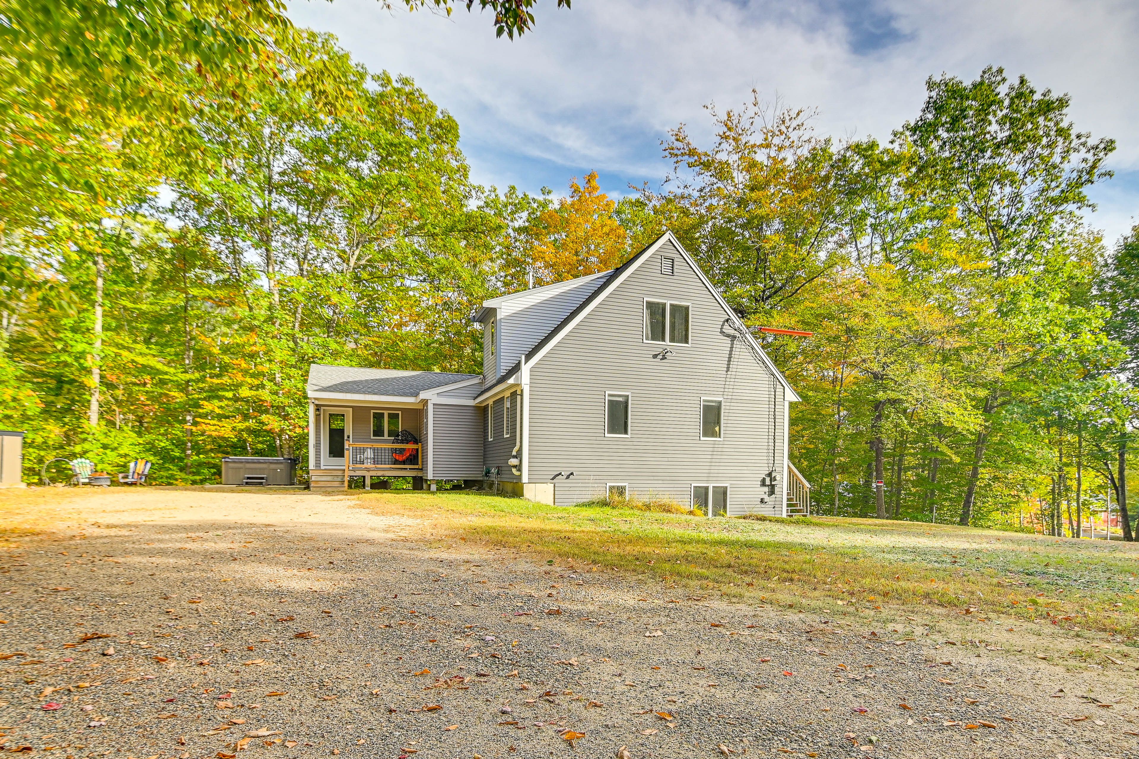 Exterior | Parking | Driveway (4 Vehicles)