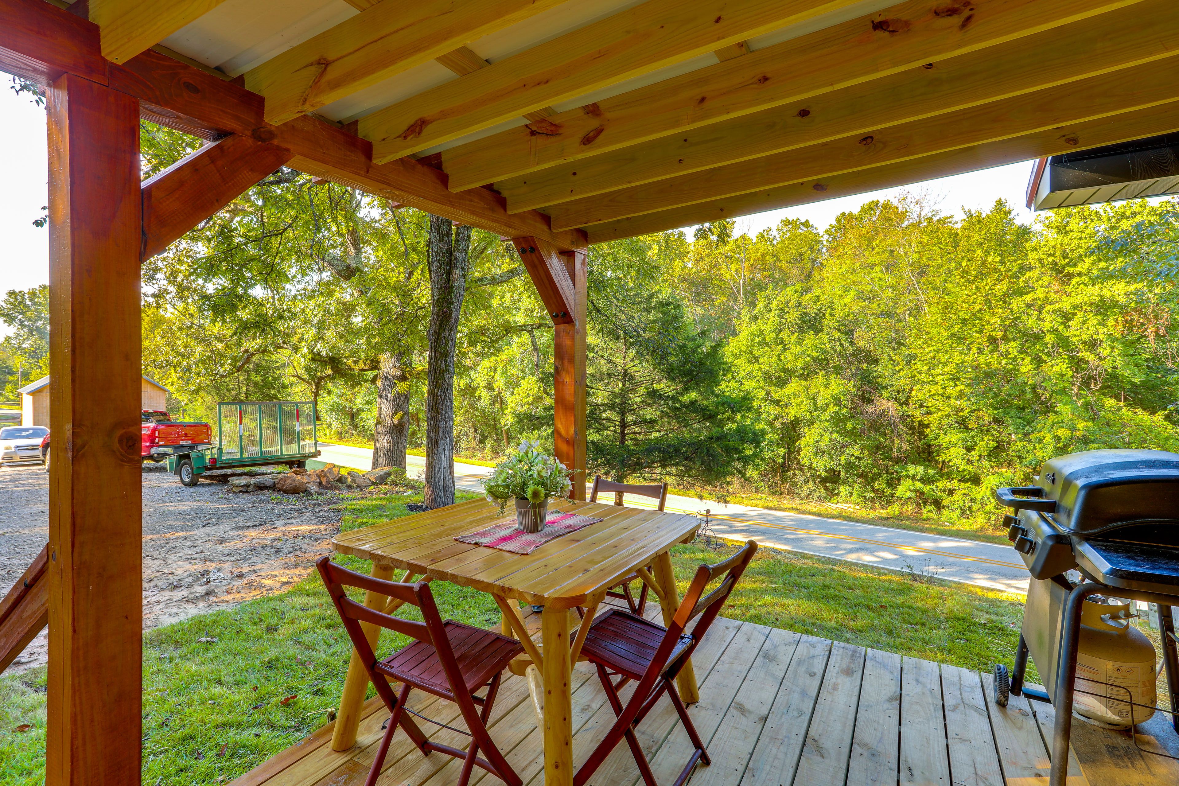 Covered Porch | Gas Grill | Dining Area