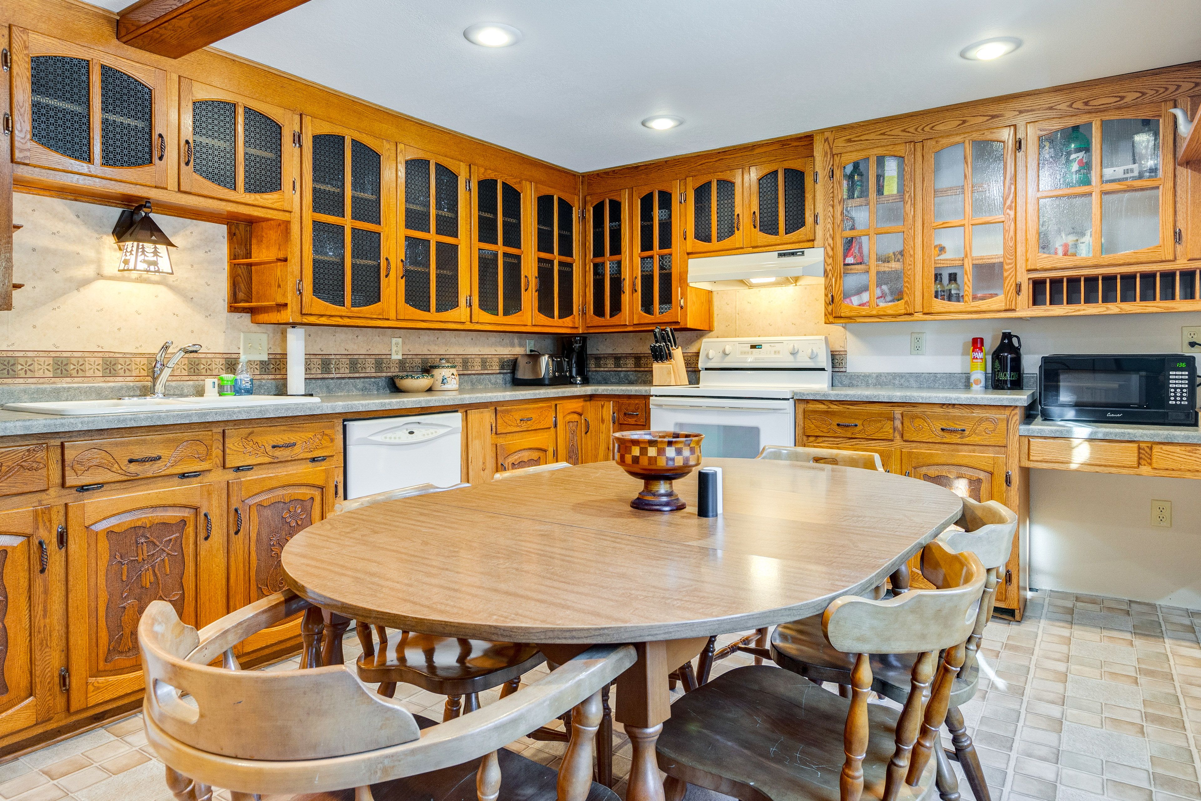 Dining Area | Kitchen