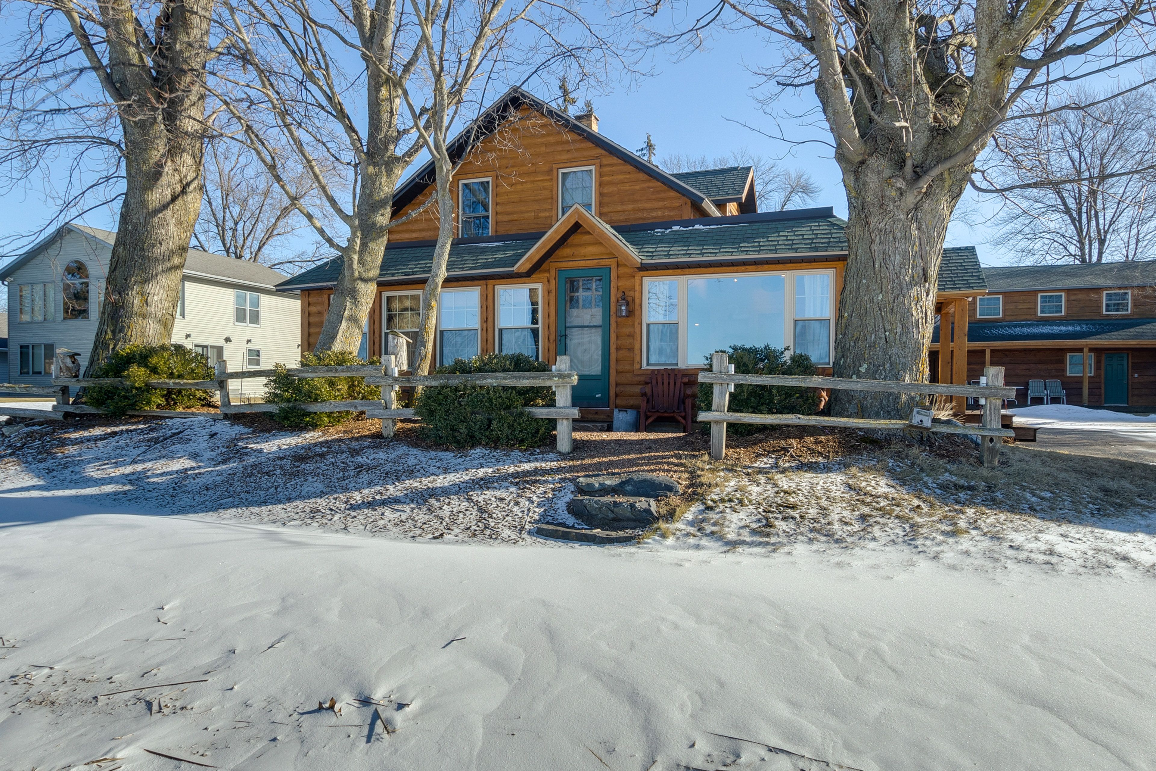 Cabin Exterior | Shared Beach